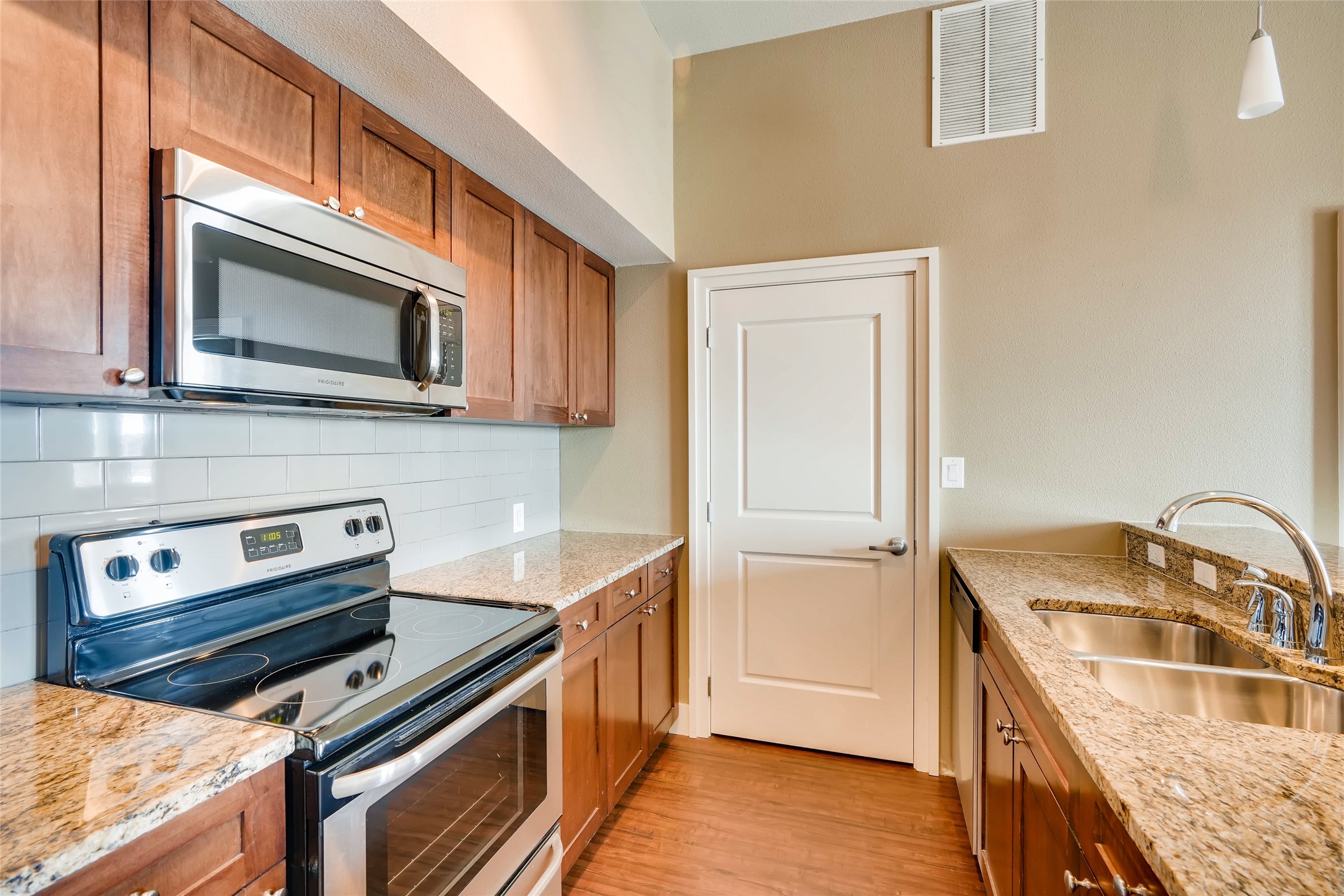 928 Travis Avenue Fort Worth TX 76104