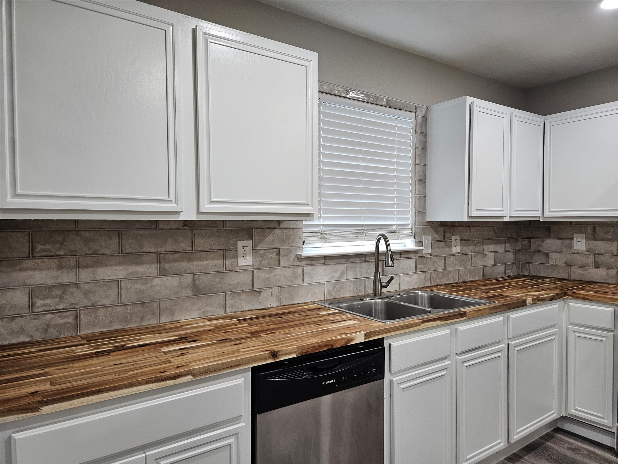9431 Jill Lane Dallas TX 75227