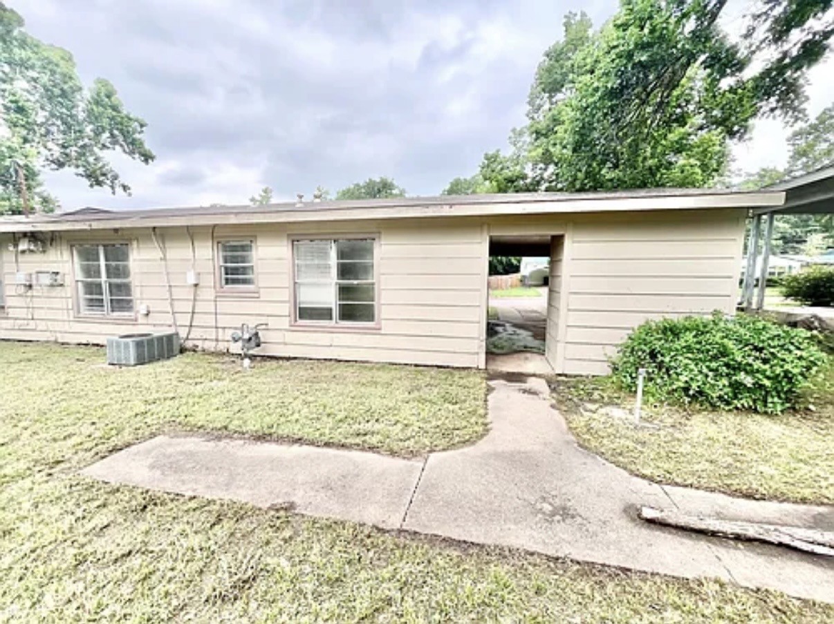 109 Vandenburg Drive Denison TX 75020
