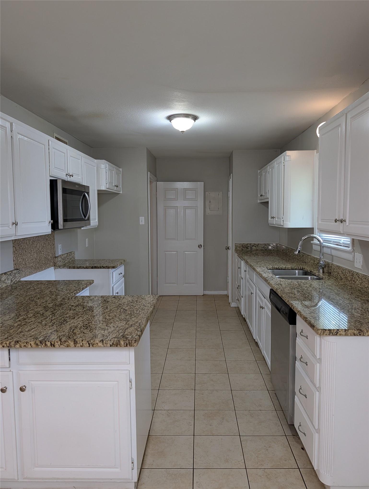 3745 Willomet Avenue Fort Worth TX 76133
