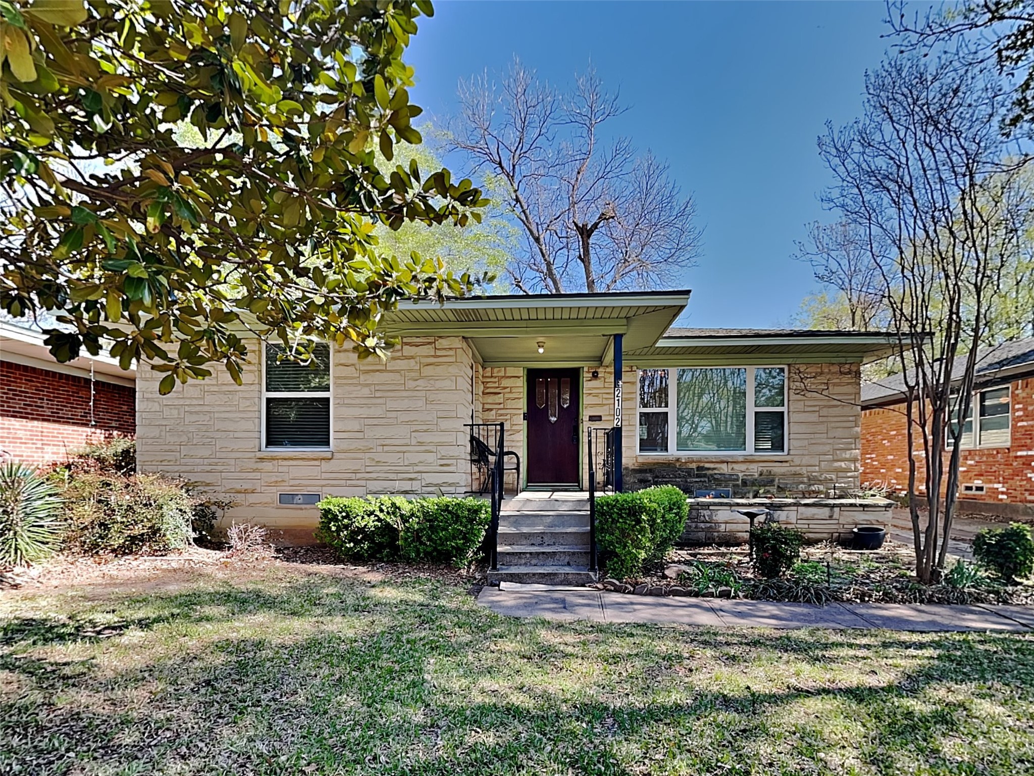 2102 Elmwood Boulevard Dallas TX 75224