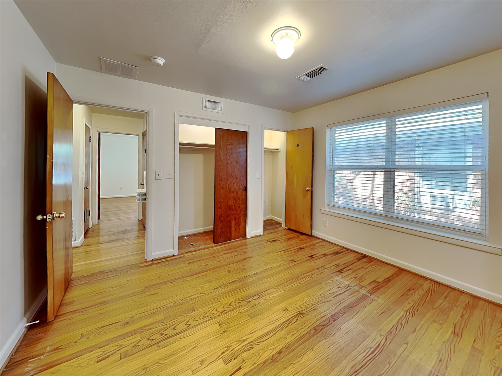 2102 Elmwood Boulevard Dallas TX 75224