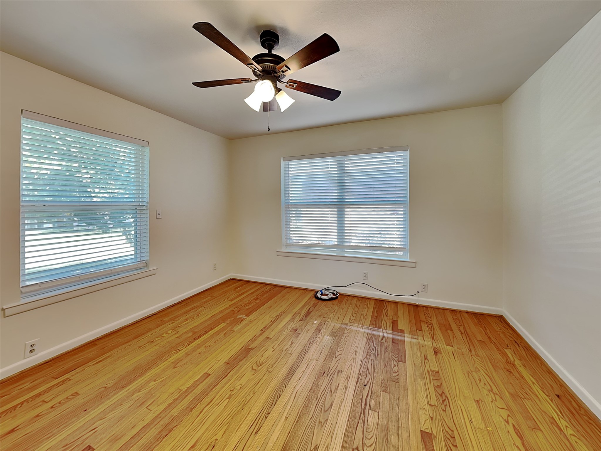 2102 Elmwood Boulevard Dallas TX 75224