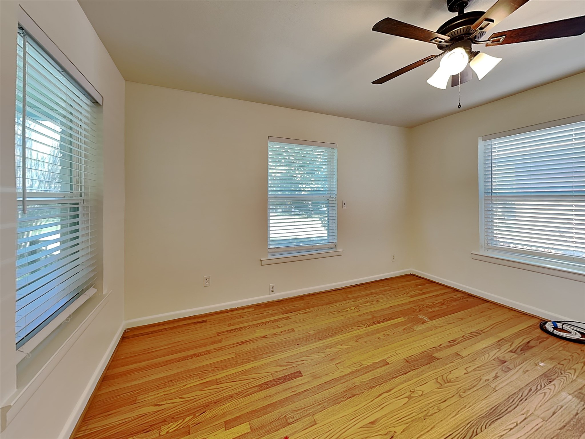 2102 Elmwood Boulevard Dallas TX 75224