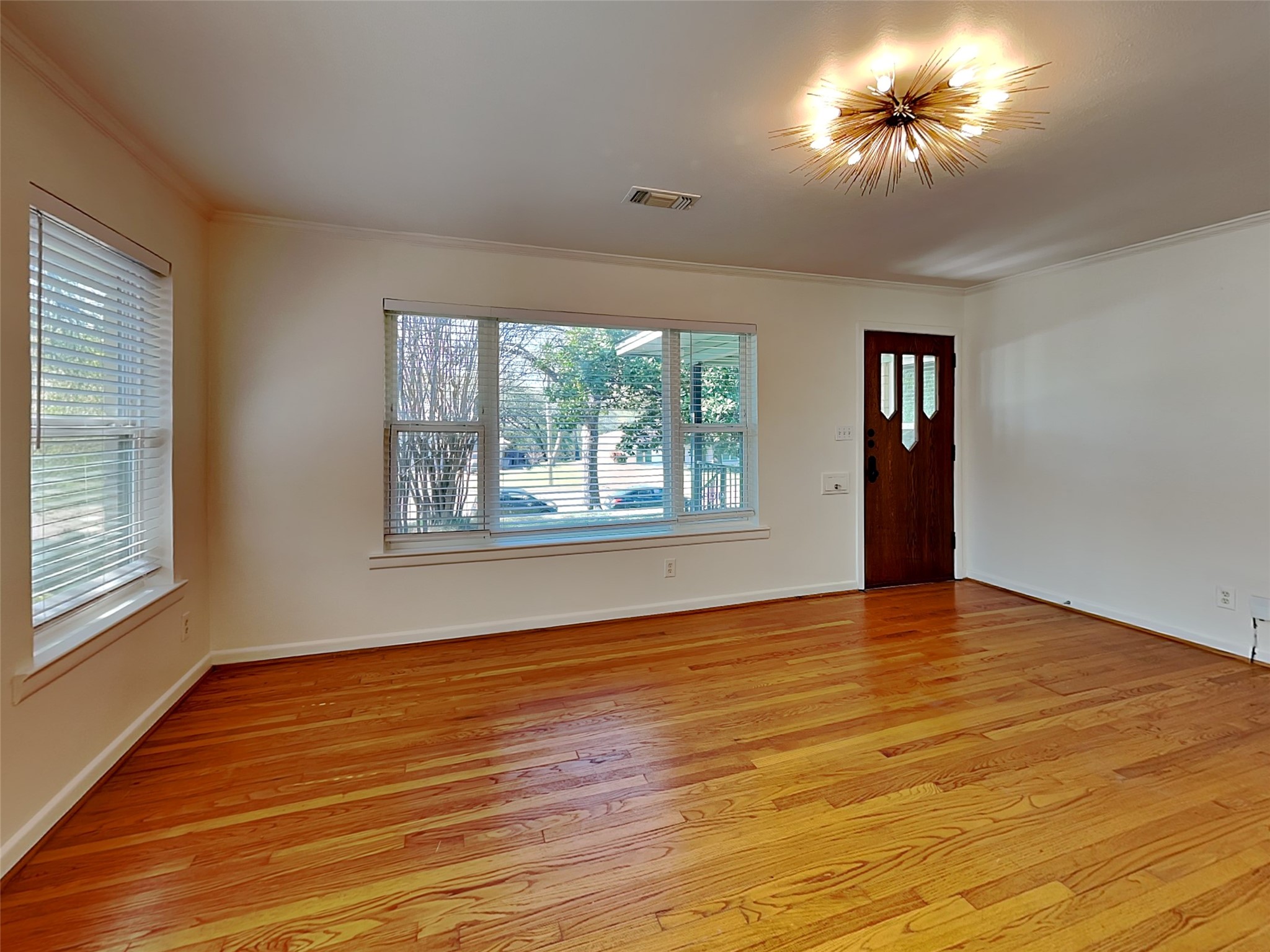 2102 Elmwood Boulevard Dallas TX 75224
