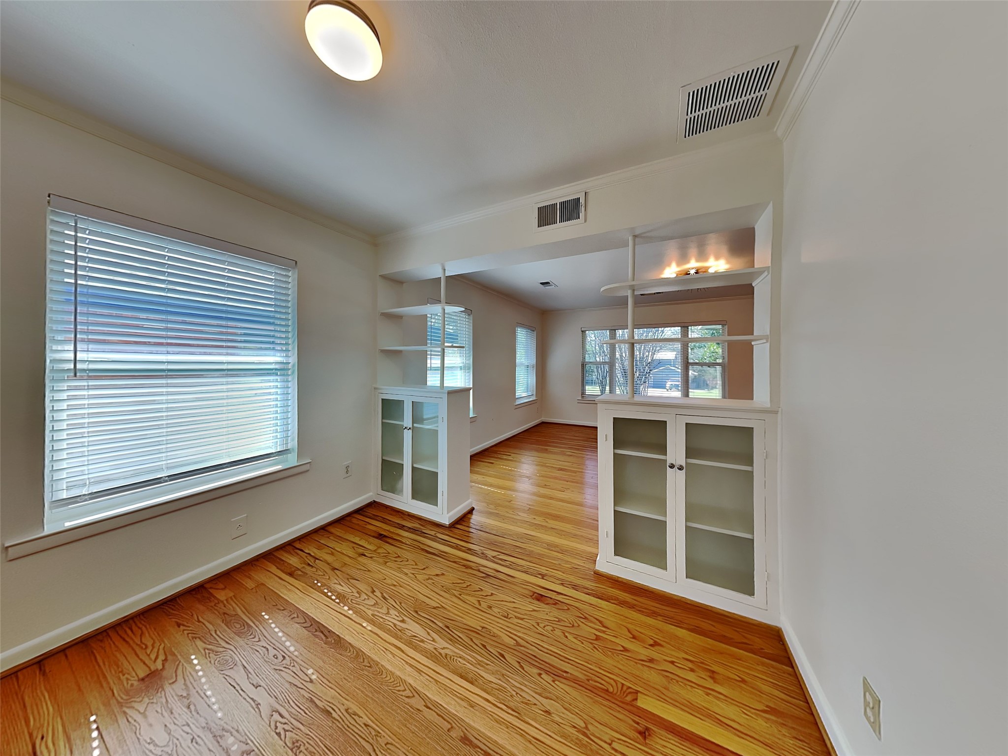 2102 Elmwood Boulevard Dallas TX 75224