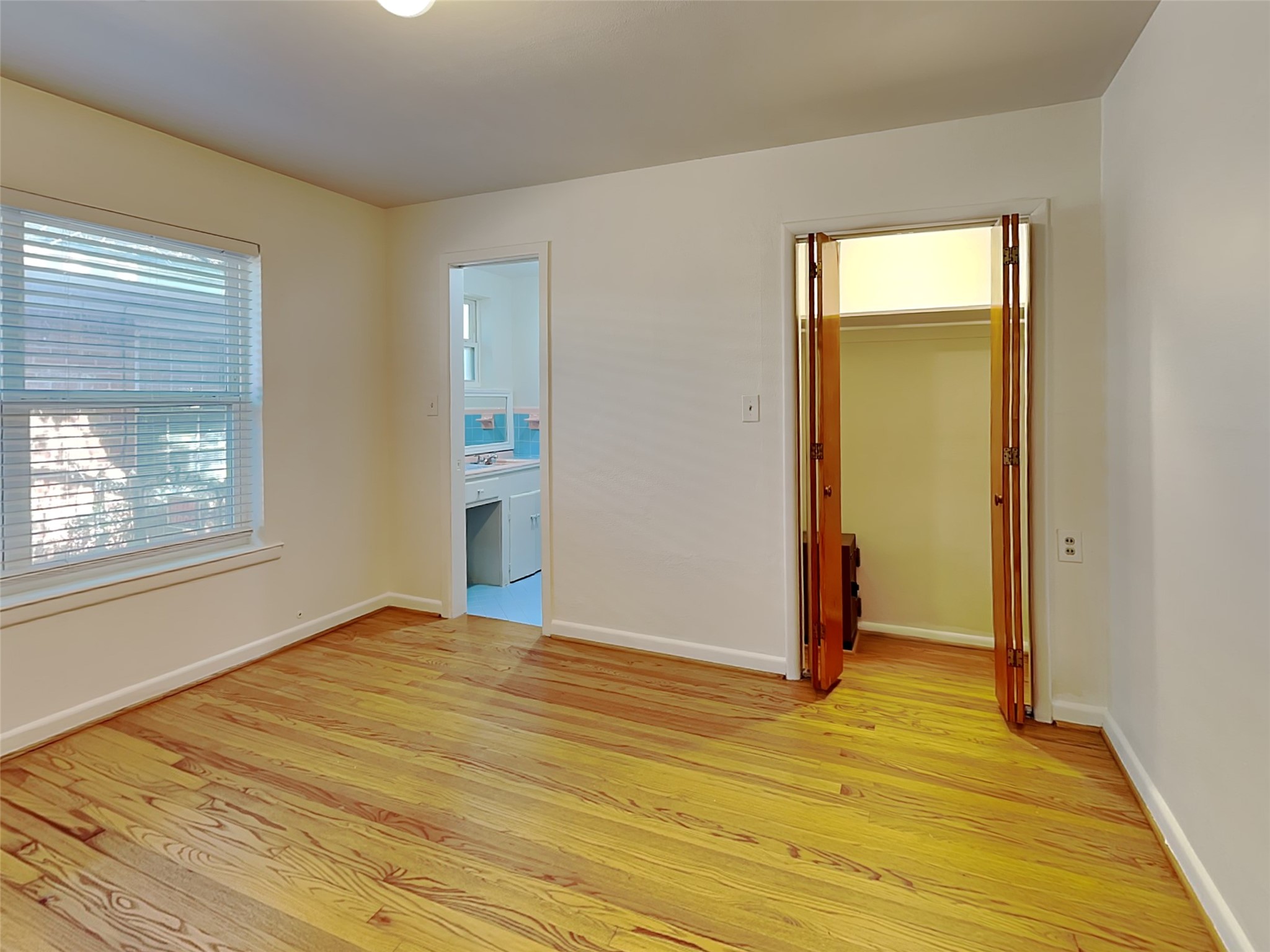 2102 Elmwood Boulevard Dallas TX 75224