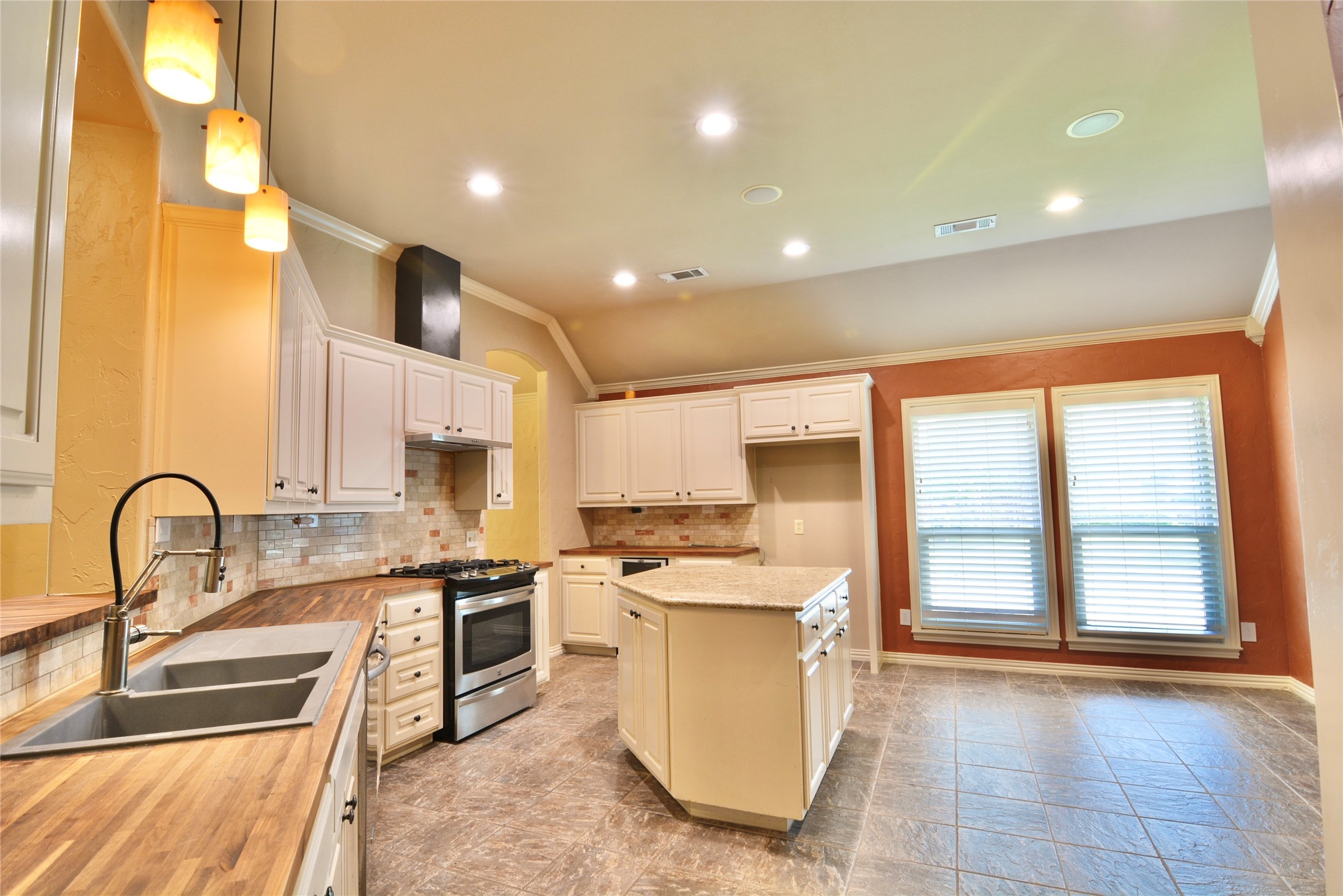 1 Leighton Court Mansfield TX 76063