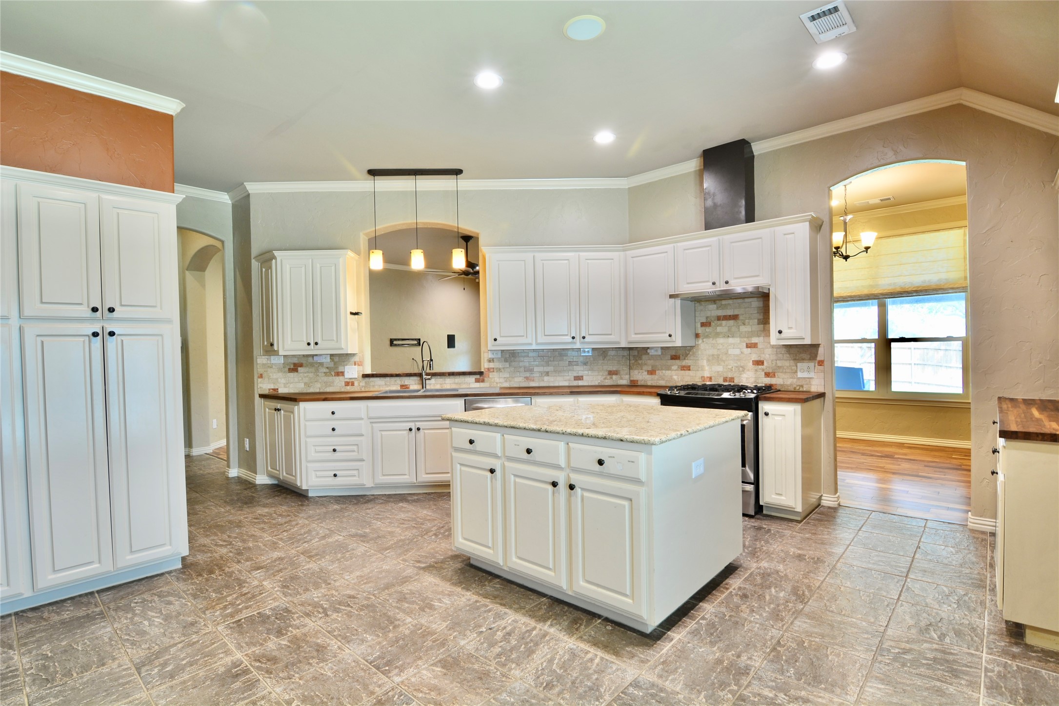 1 Leighton Court Mansfield TX 76063