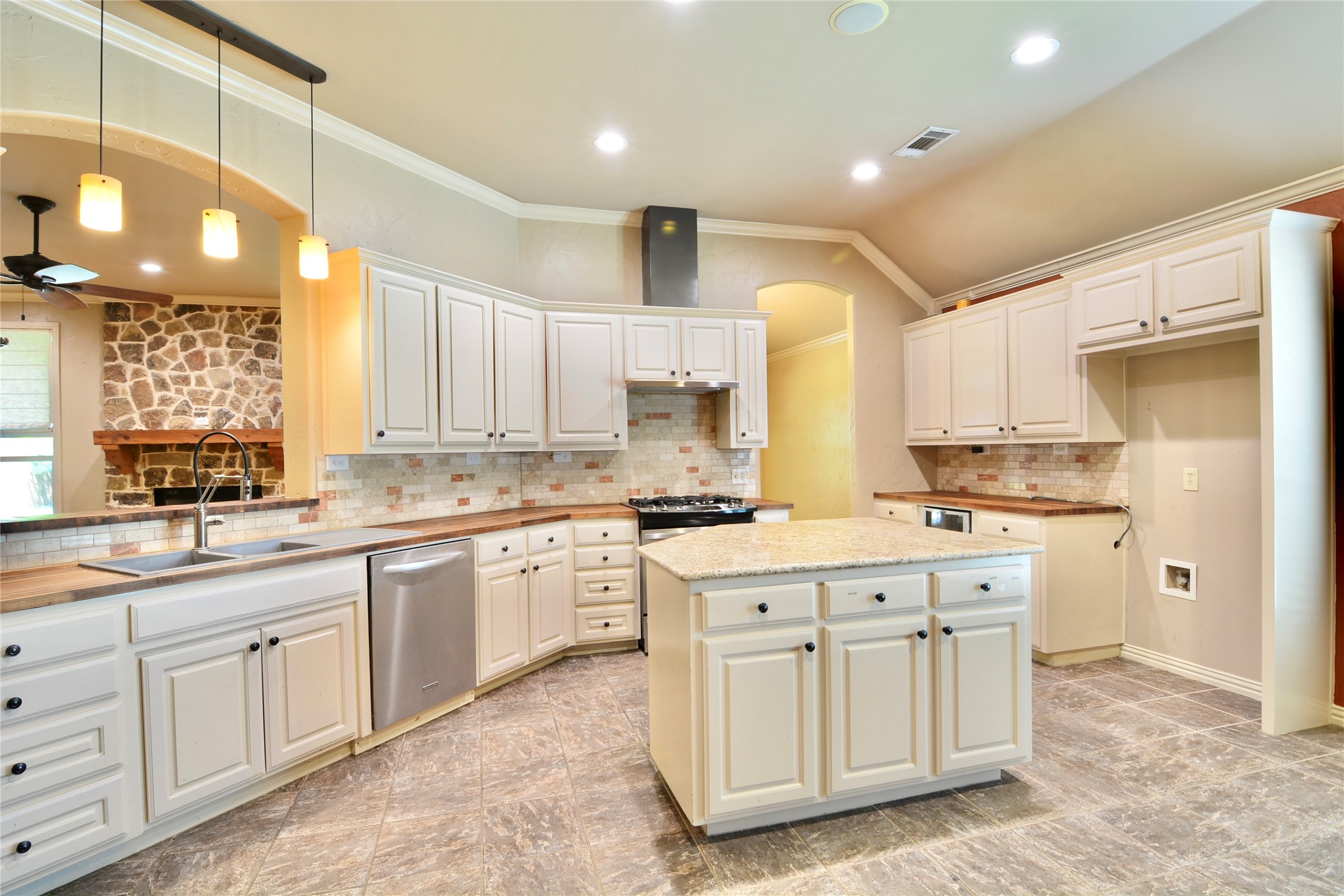 1 Leighton Court Mansfield TX 76063