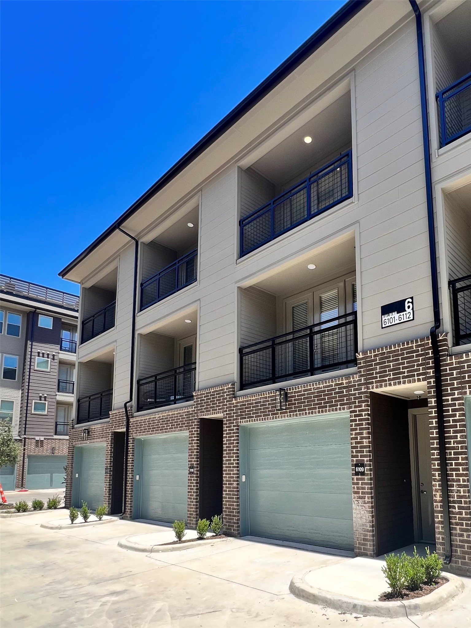 4020 Mcewen Road Farmers Branch TX 75244
