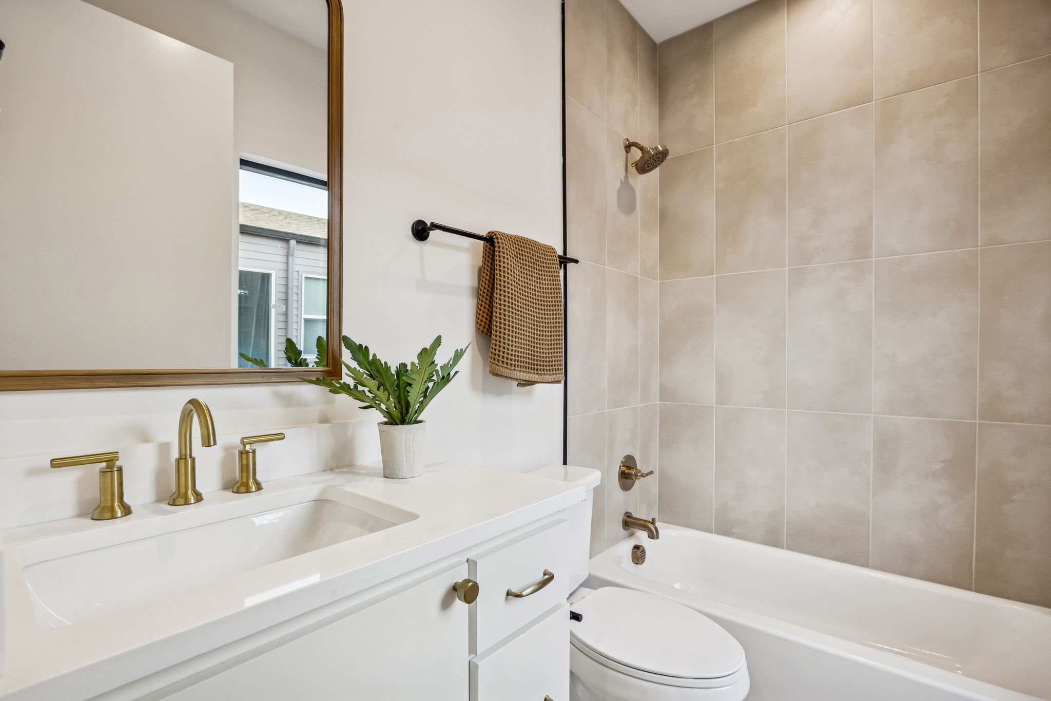 2147 Mail Avenue Dallas TX 75235