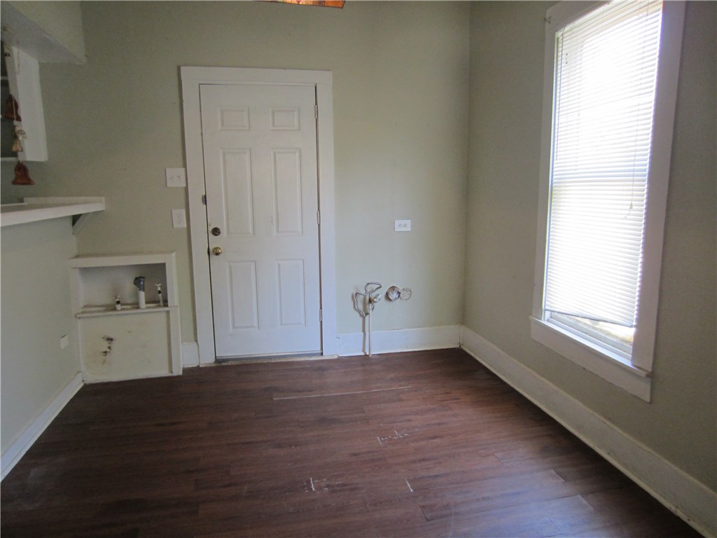 1102 Peak Street Denton TX 76201