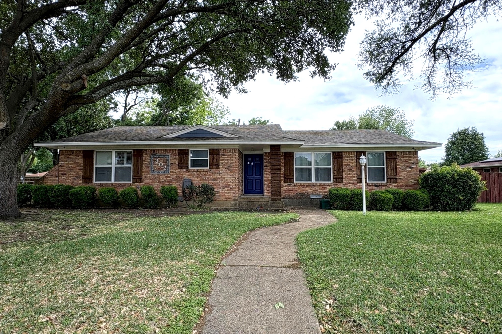 302 Van Rowe Avenue Duncanville TX 75116