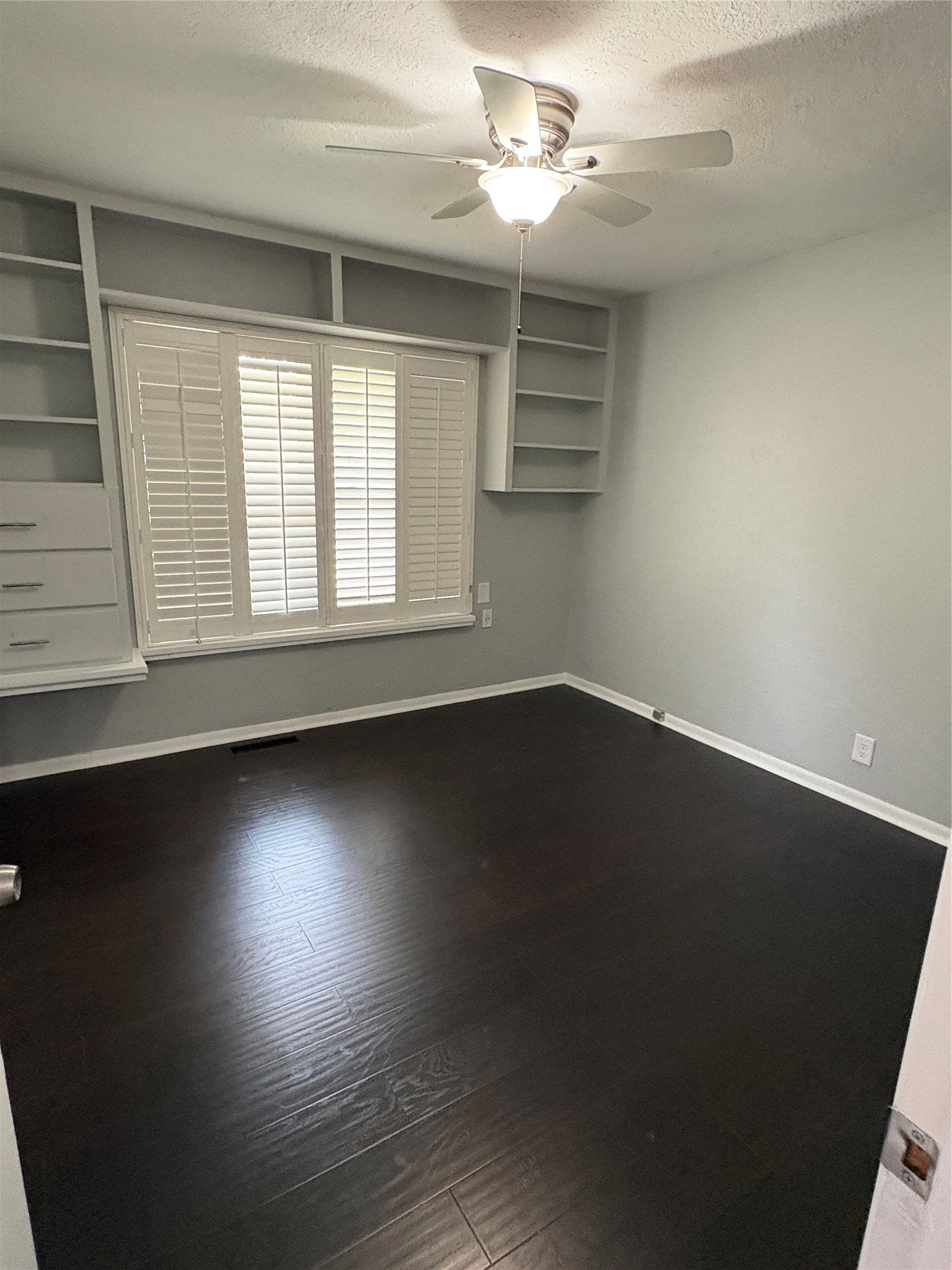 302 Van Rowe Avenue Duncanville TX 75116