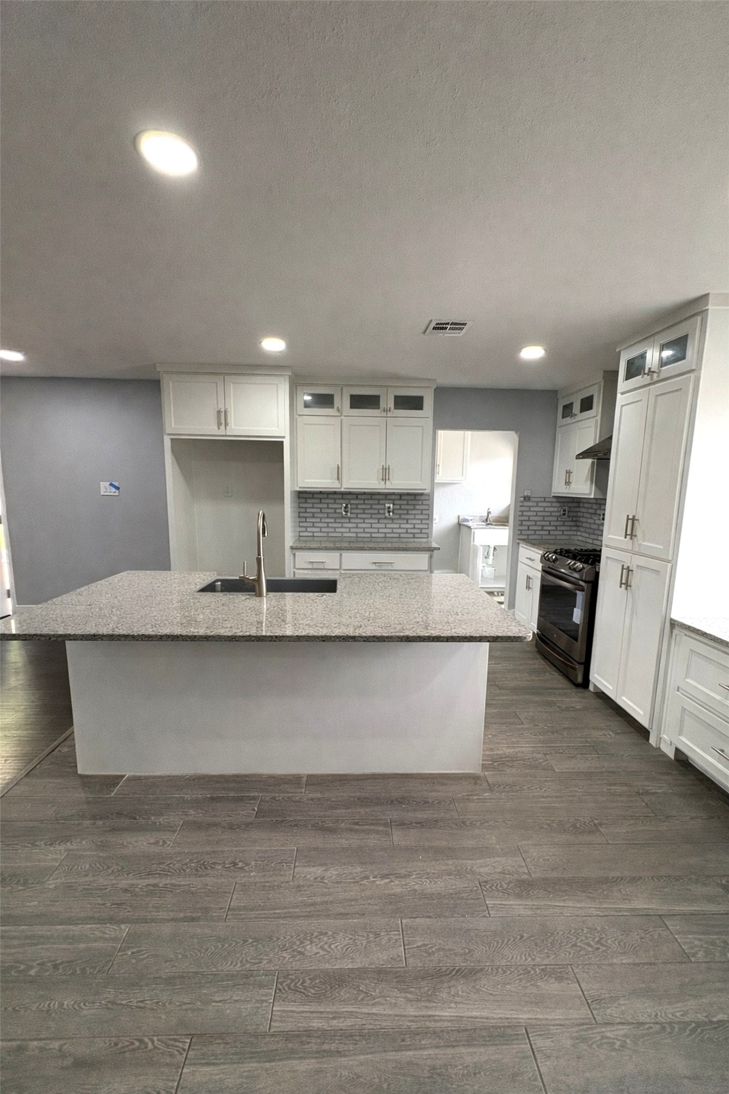 302 Van Rowe Avenue Duncanville TX 75116