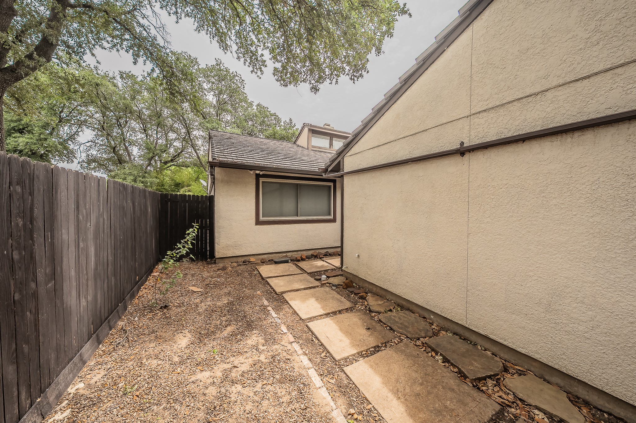 1001 Woodoak Court Fort Worth TX 76112