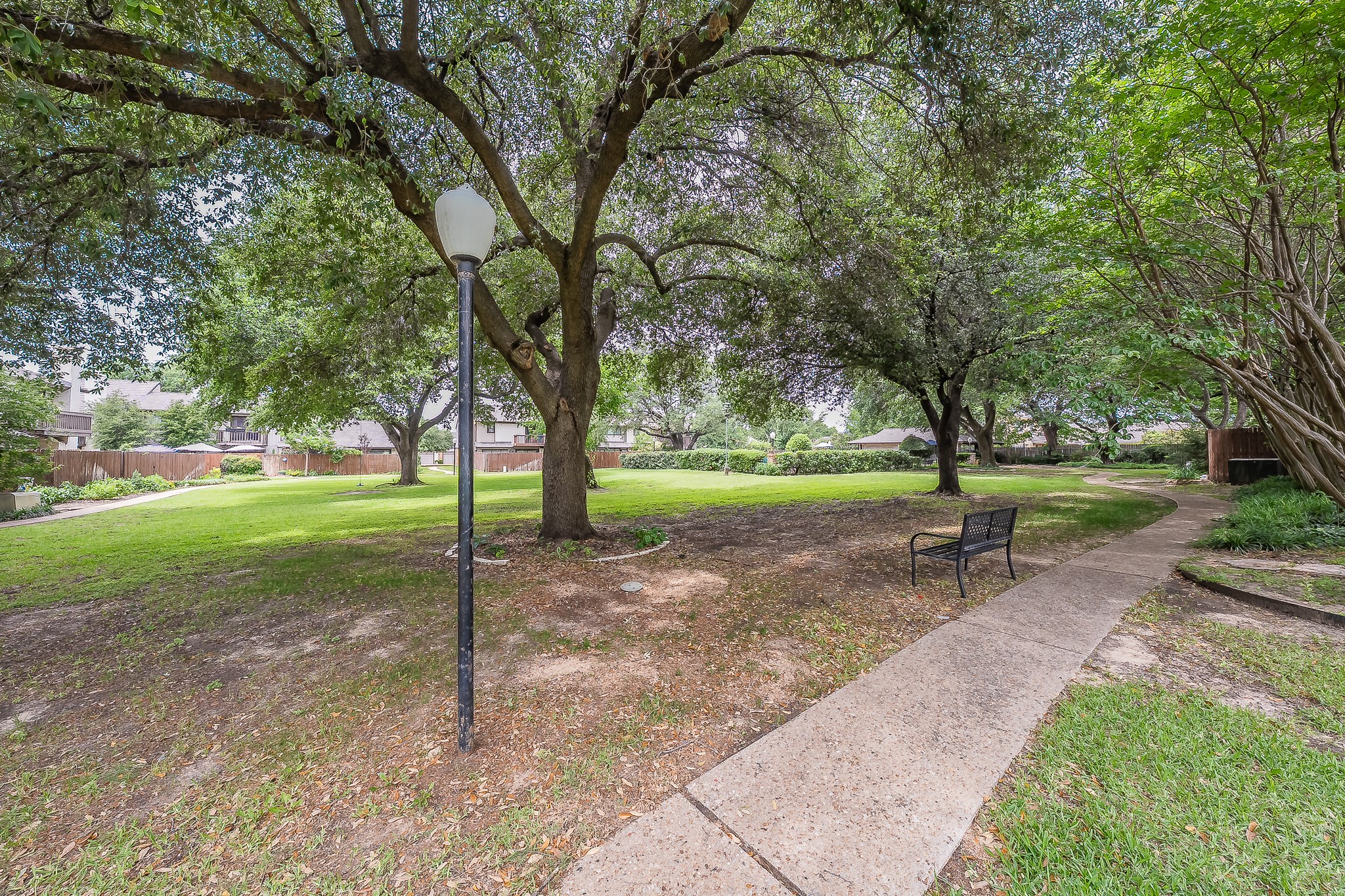 1001 Woodoak Court Fort Worth TX 76112
