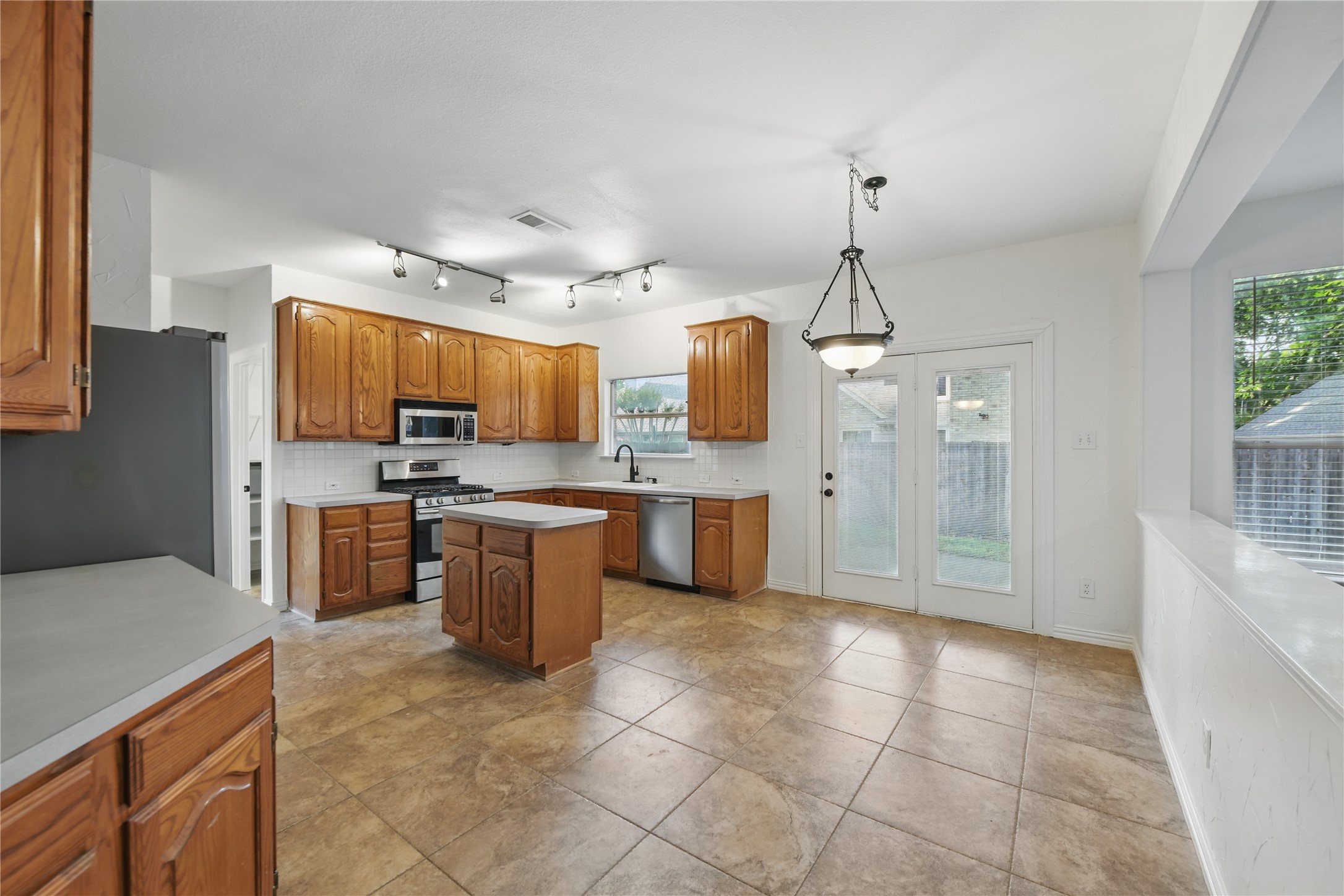 916 Sugarberry Lane Flower Mound TX 75028