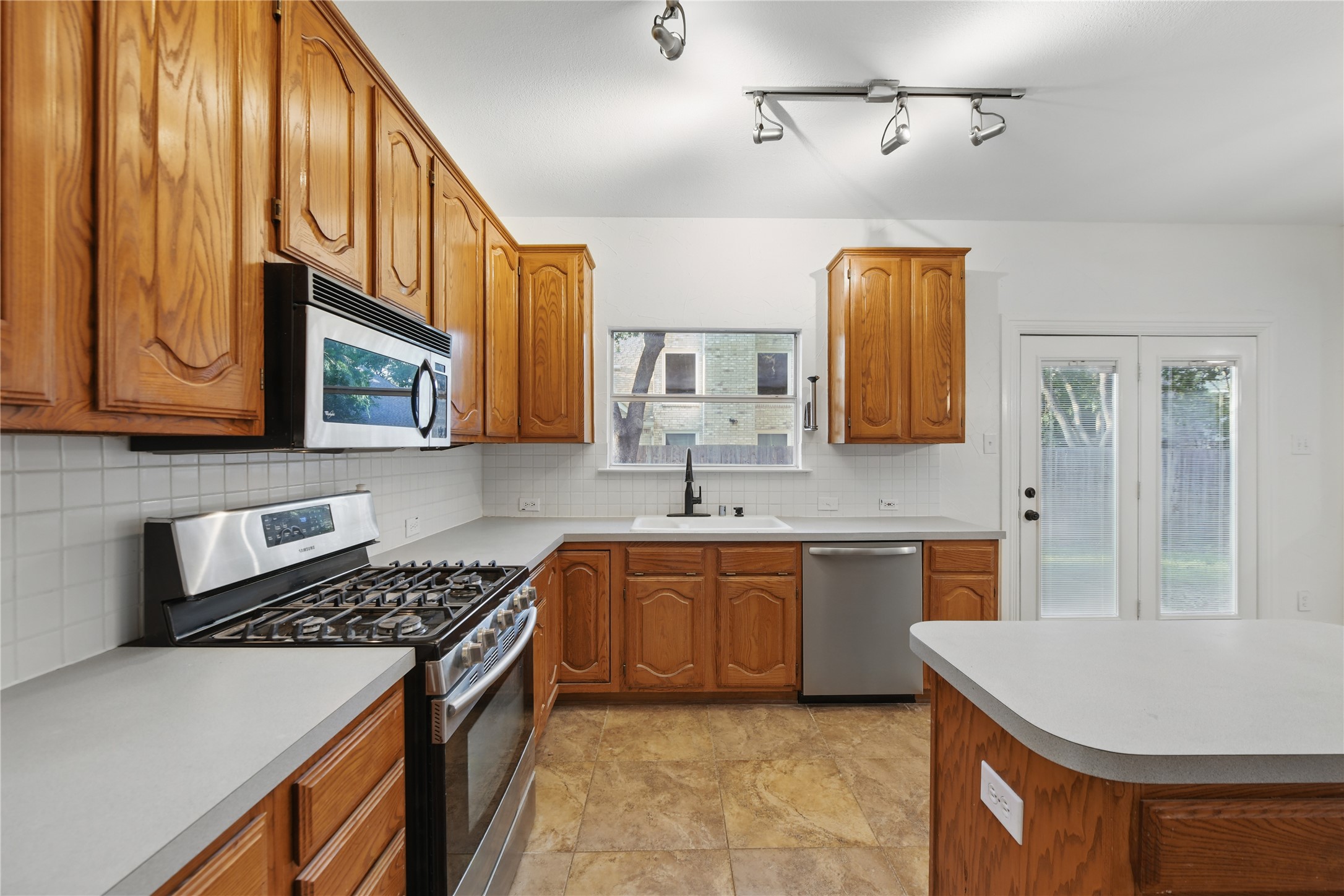 916 Sugarberry Lane Flower Mound TX 75028