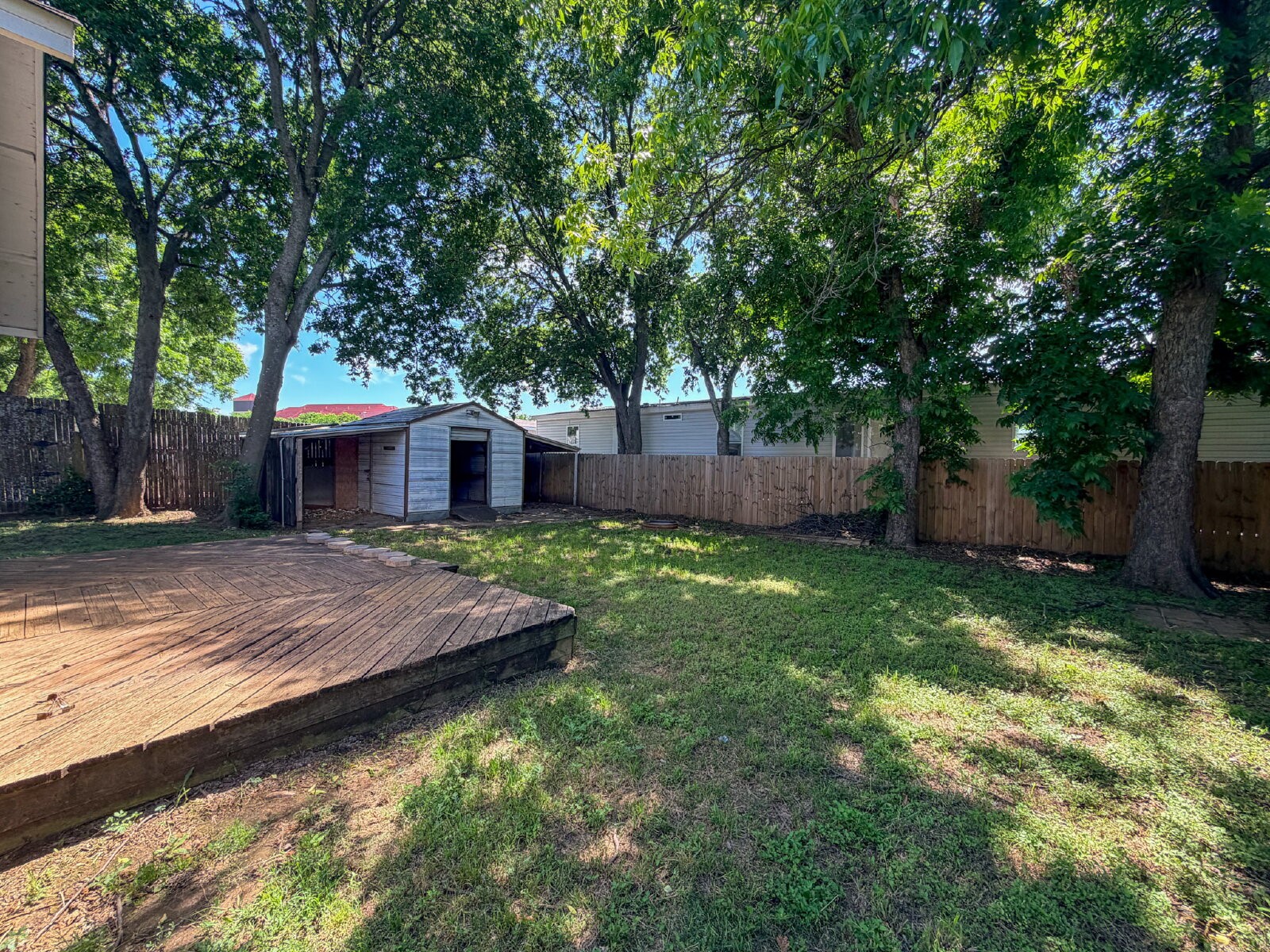 1705 N Robinson Street Cleburne TX 76031