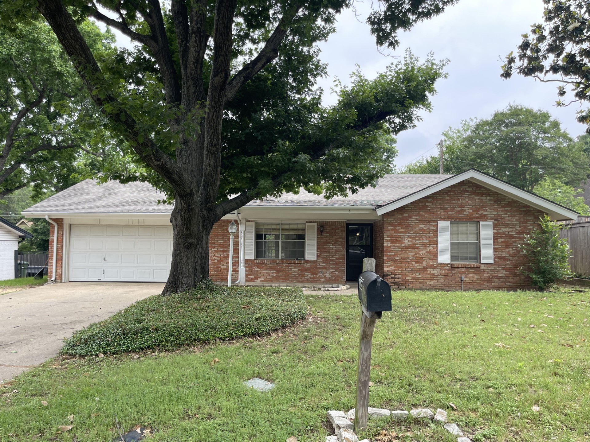 705 White Oak Lane Arlington TX 76012