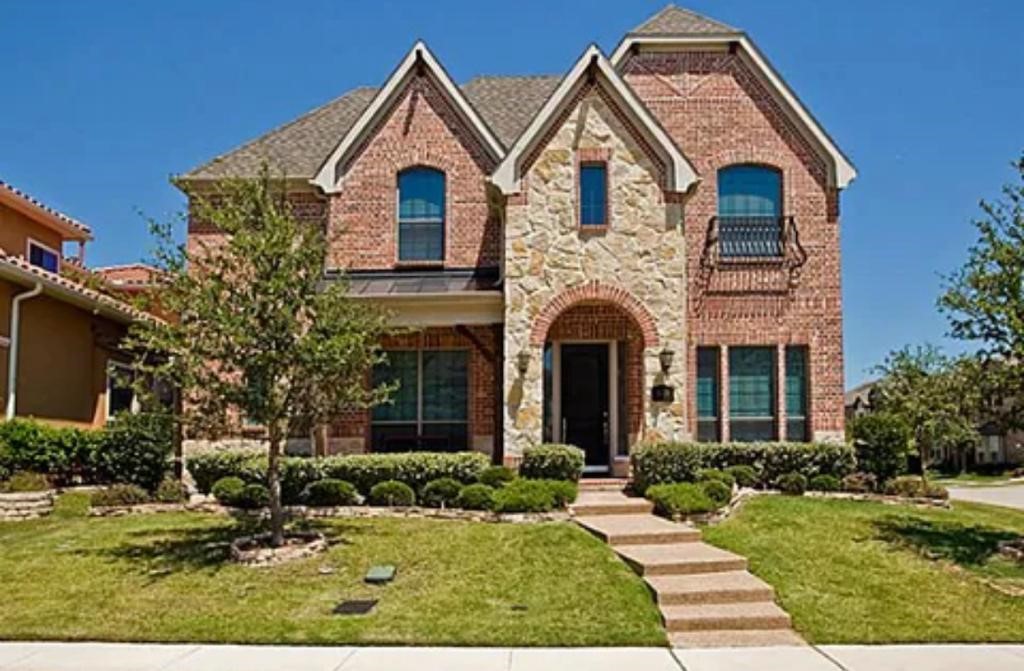 8726 Lohr Valley Road Irving TX 75063