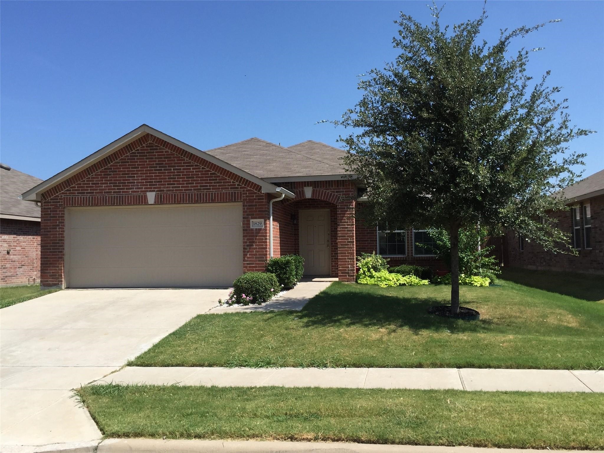 1829 Nightingale Drive Aubrey TX 76227