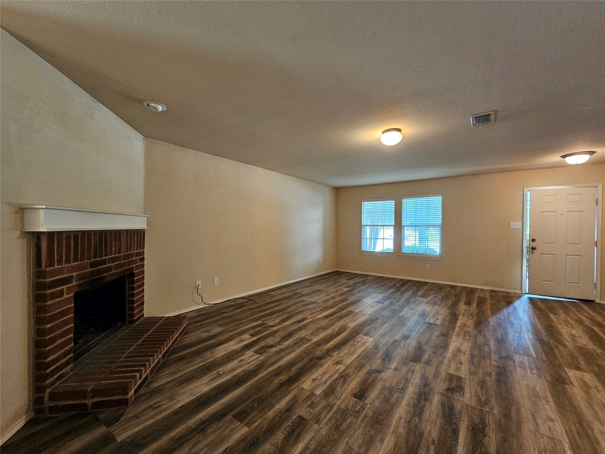1829 Nightingale Drive Aubrey TX 76227