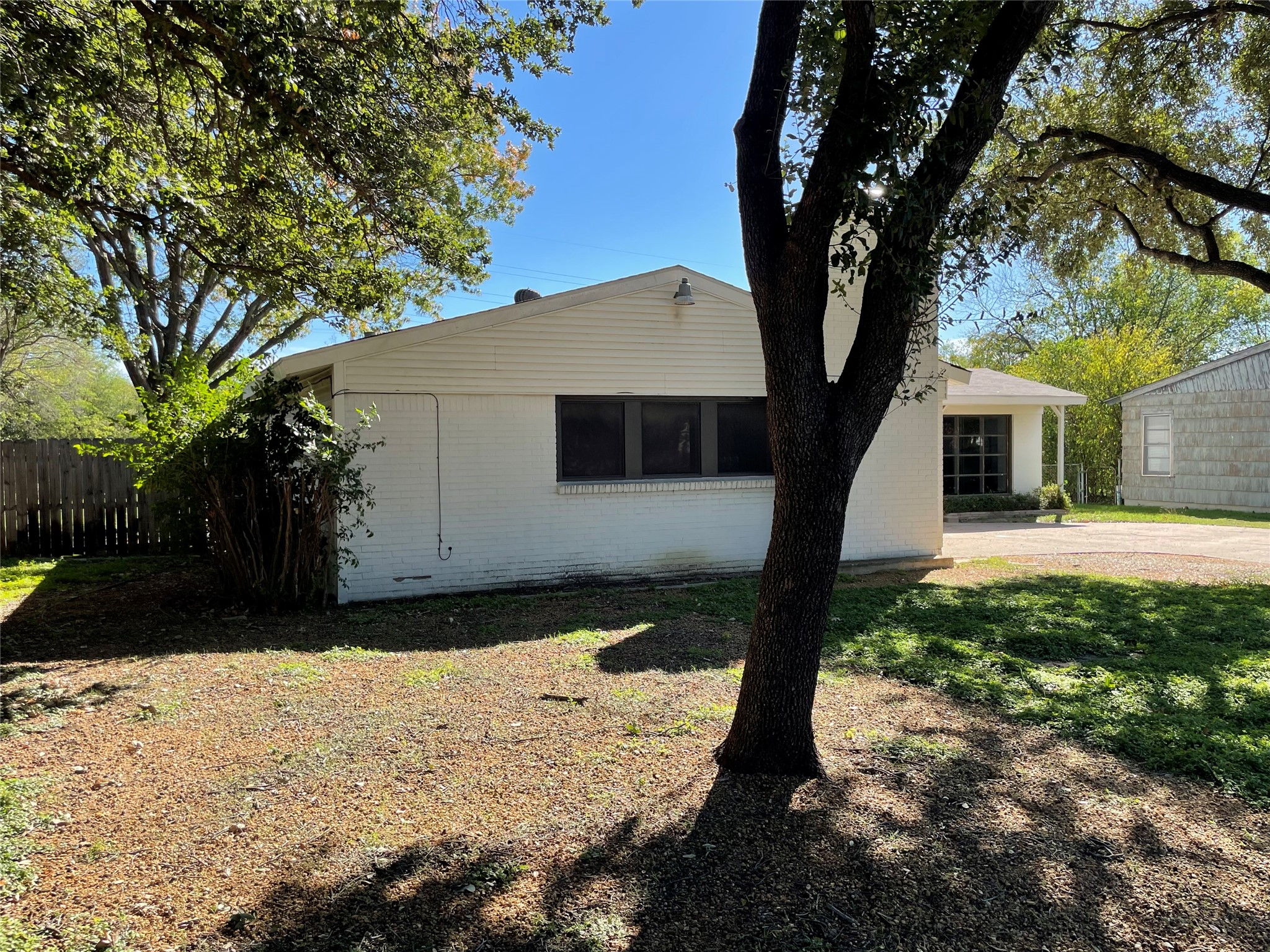 3563 South Drive Fort Worth TX 76109