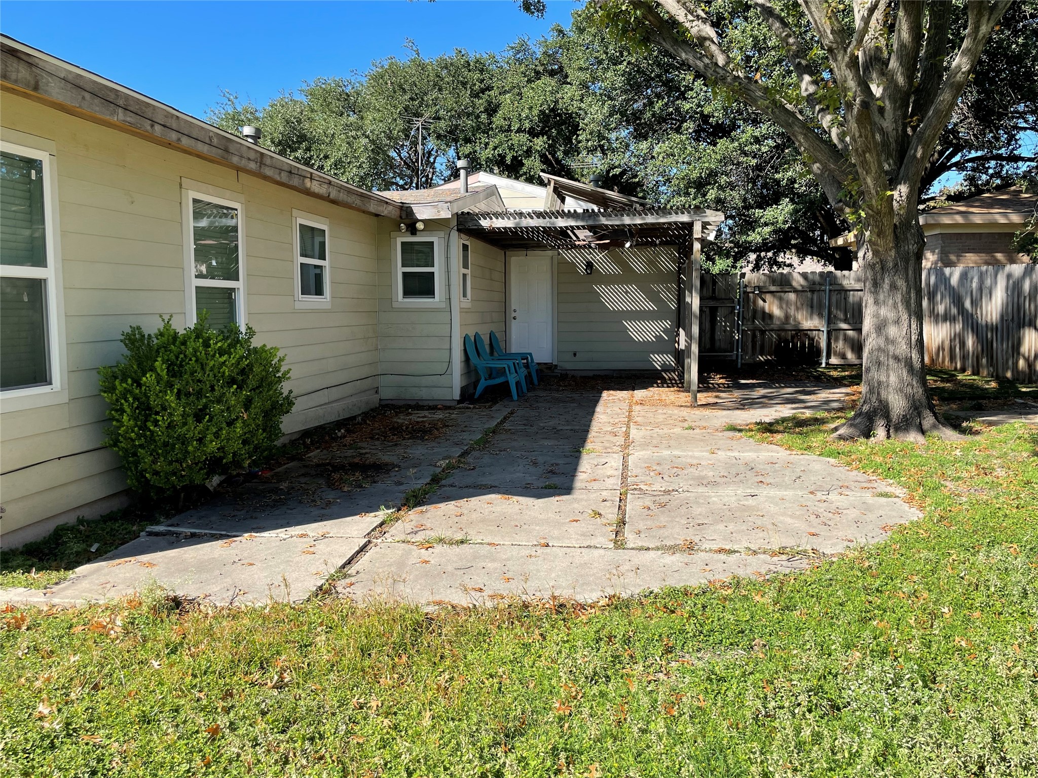 3563 South Drive Fort Worth TX 76109