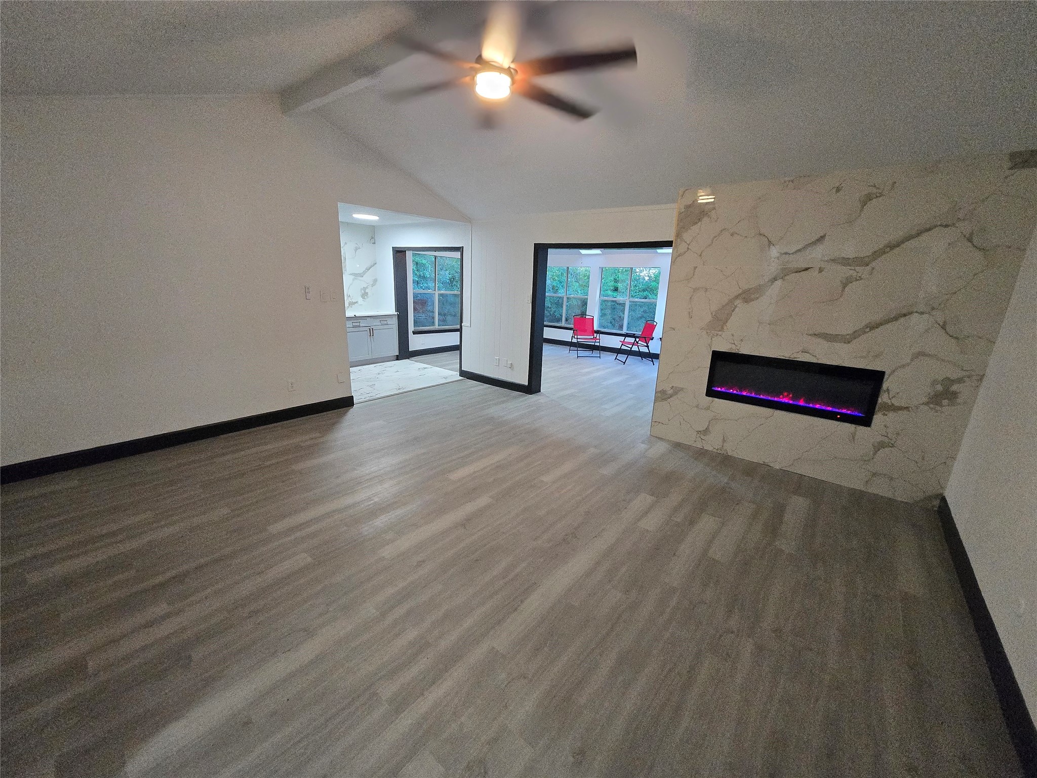 715 N Deerfield Circle Arlington TX 76015