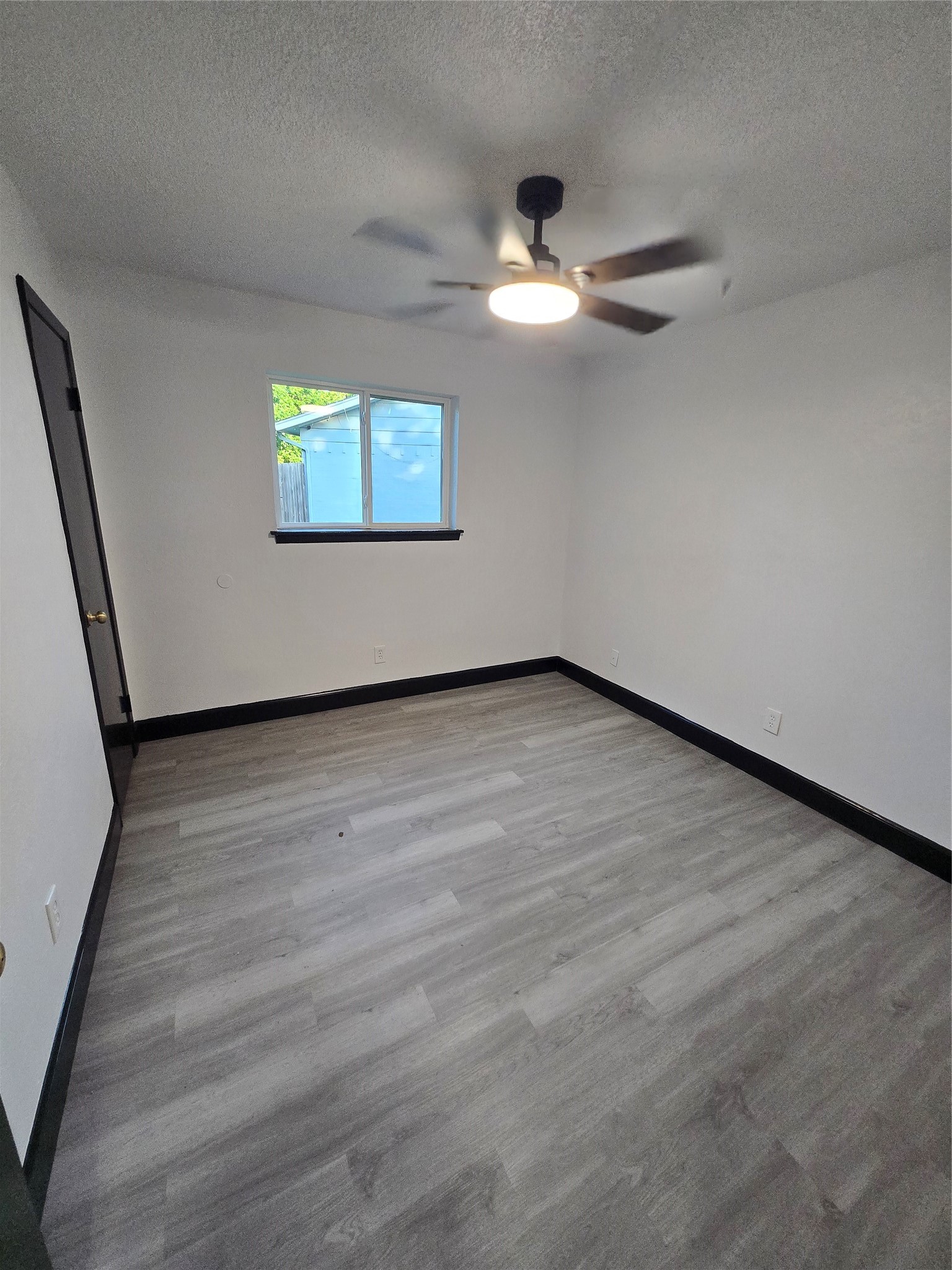 715 N Deerfield Circle Arlington TX 76015