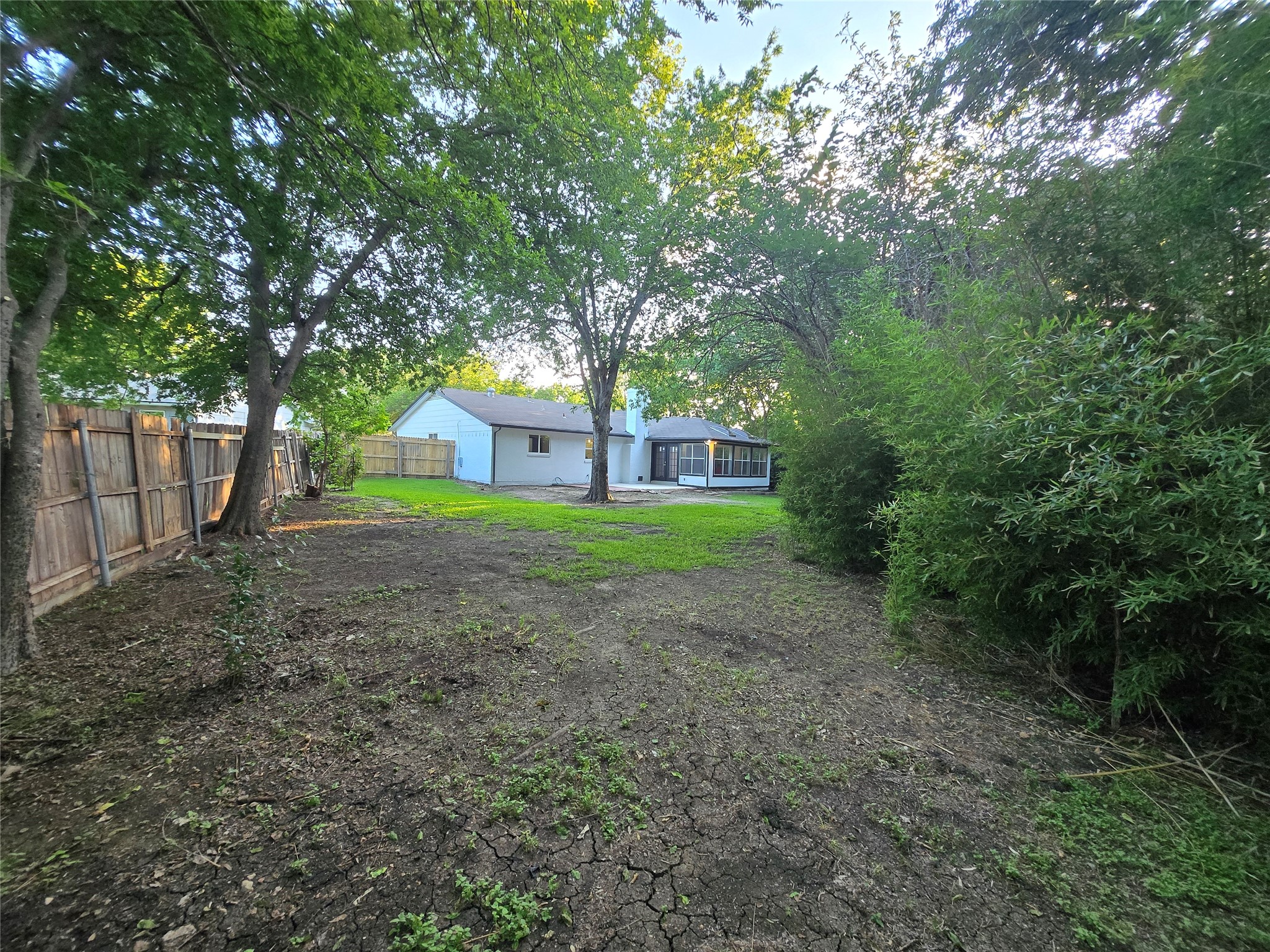 715 N Deerfield Circle Arlington TX 76015