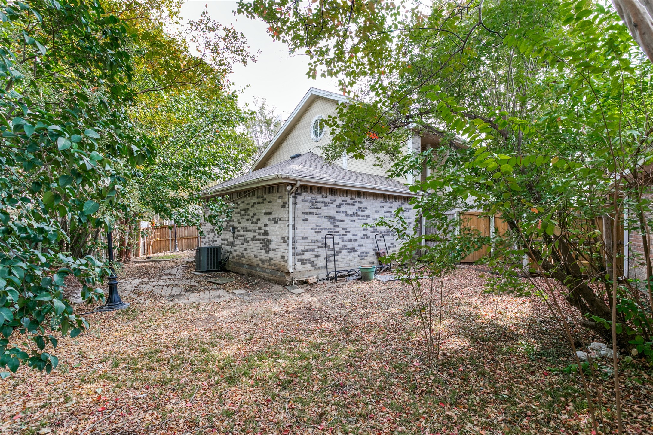 9416 Penny Lane Irving TX 75063