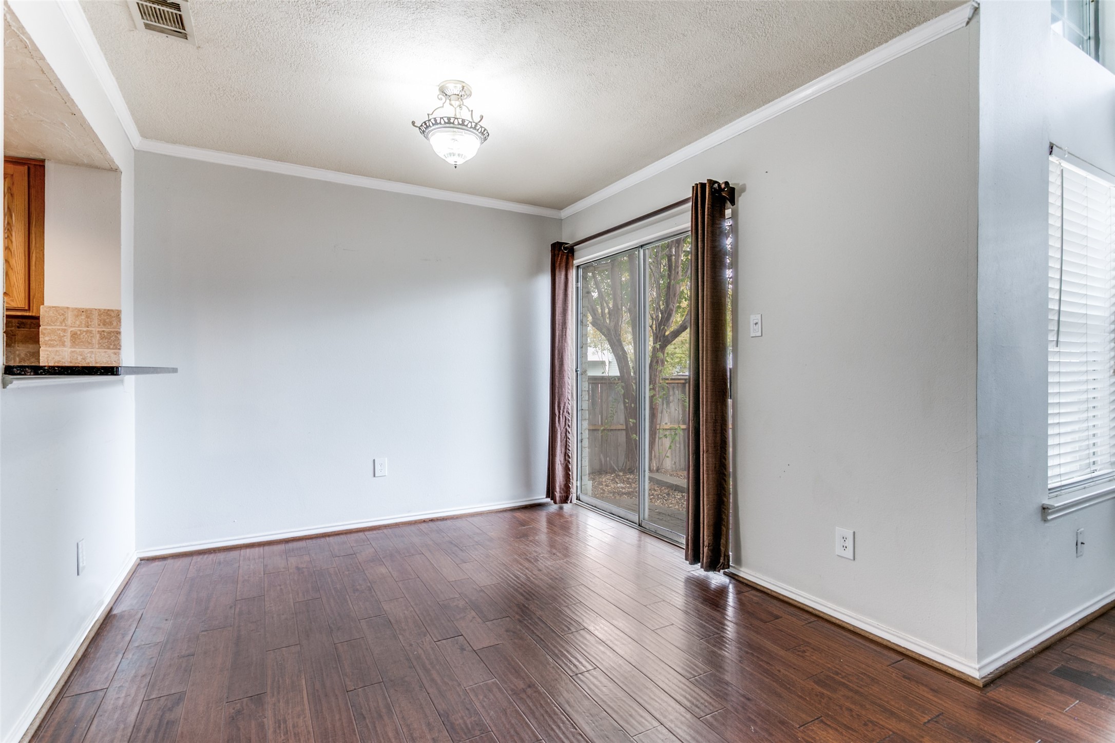 9416 Penny Lane Irving TX 75063