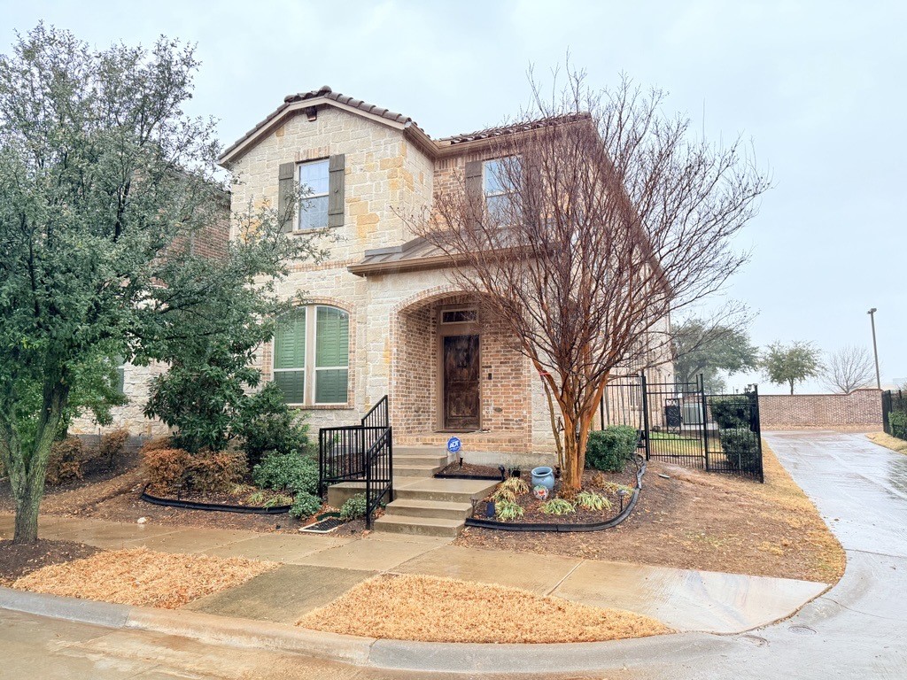 6687 Deleon Street Irving TX 75039