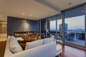 2900 Mckinnon Street Dallas TX 75201