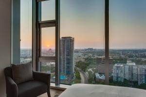 2900 Mckinnon Street Dallas TX 75201