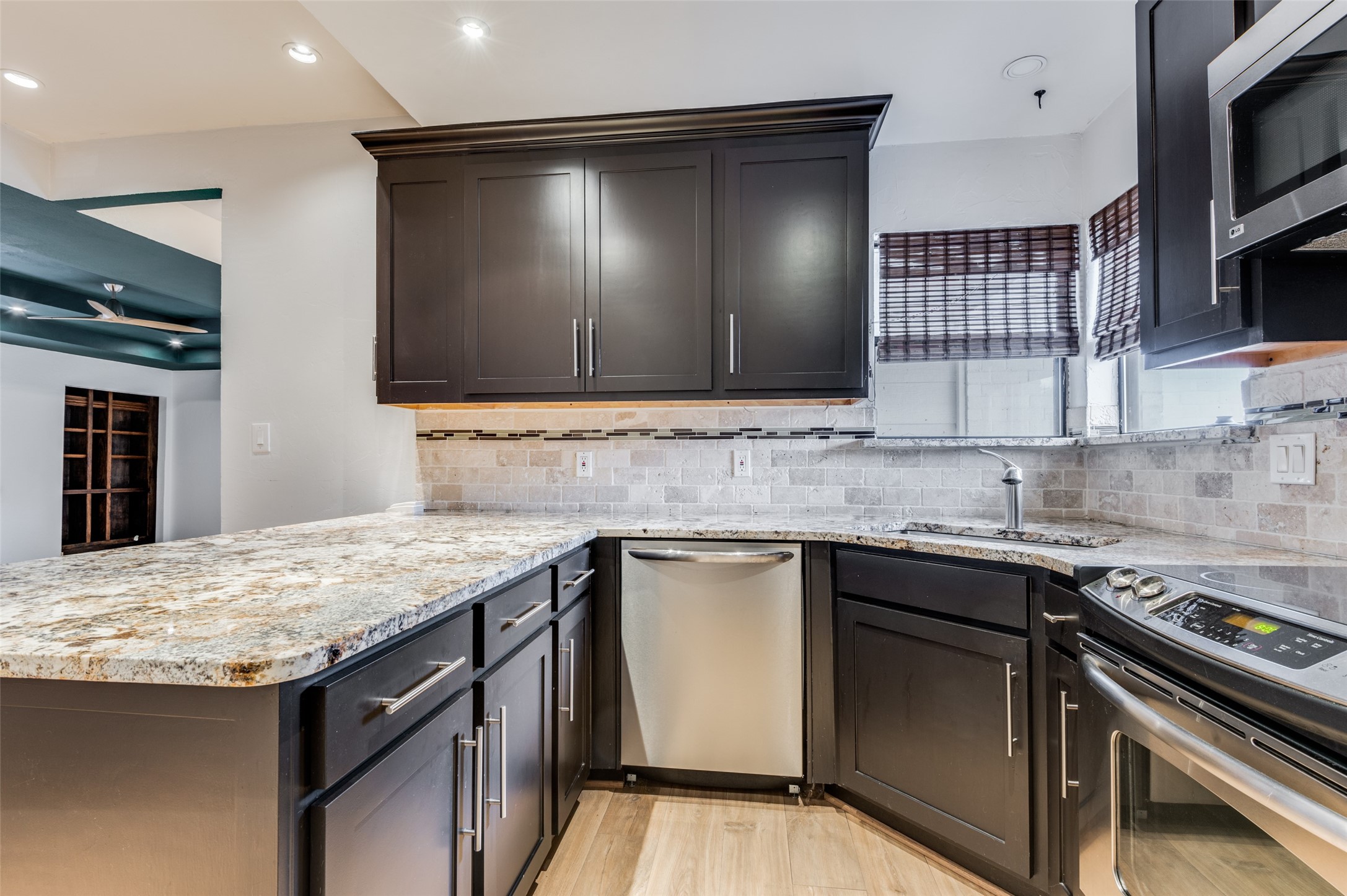 2749 Buna Drive Dallas TX 75211