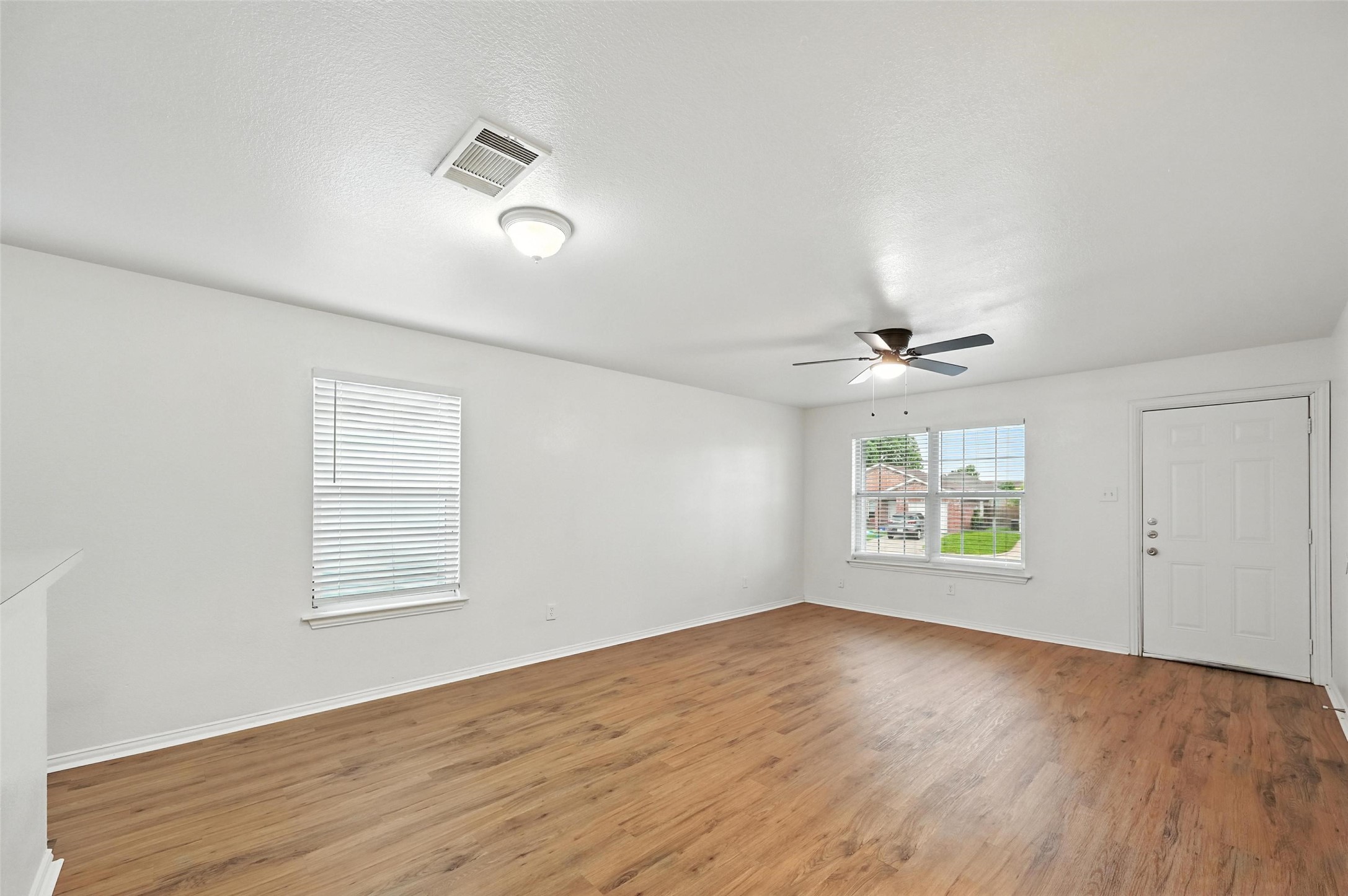 1713 Manor Garden Greenville TX 75401