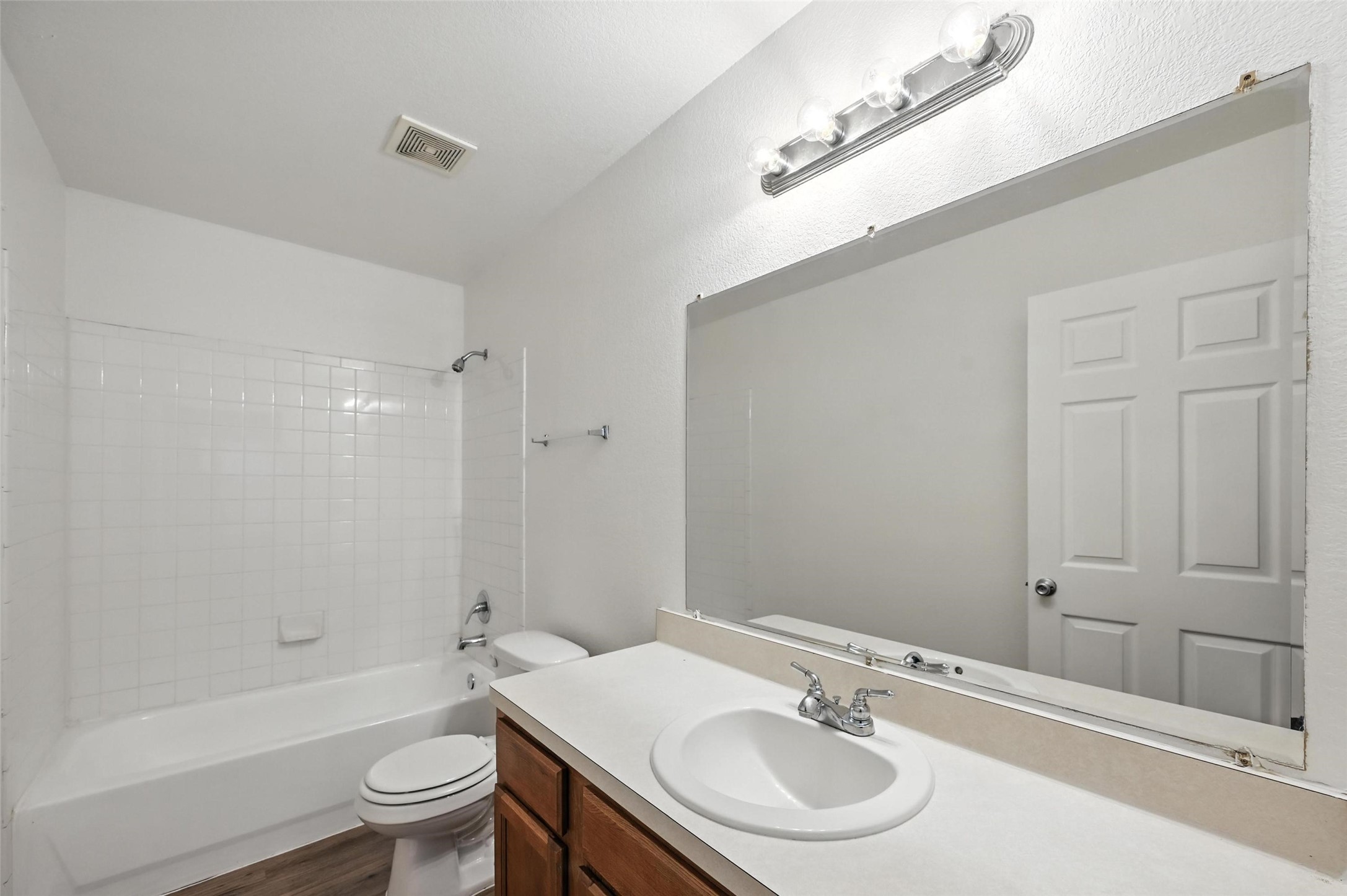 1713 Manor Garden Greenville TX 75401