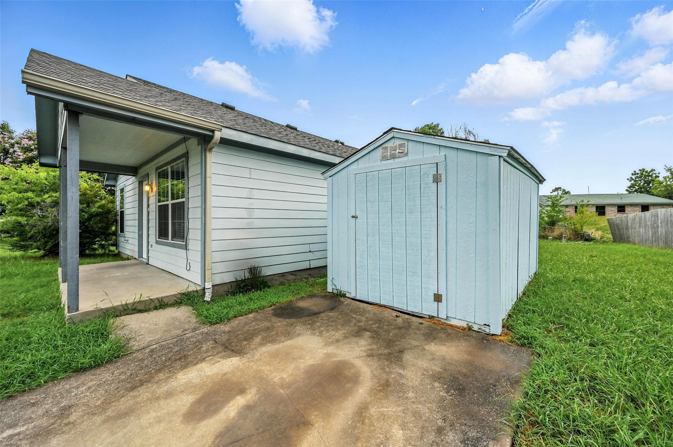 1713 Manor Garden Greenville TX 75401