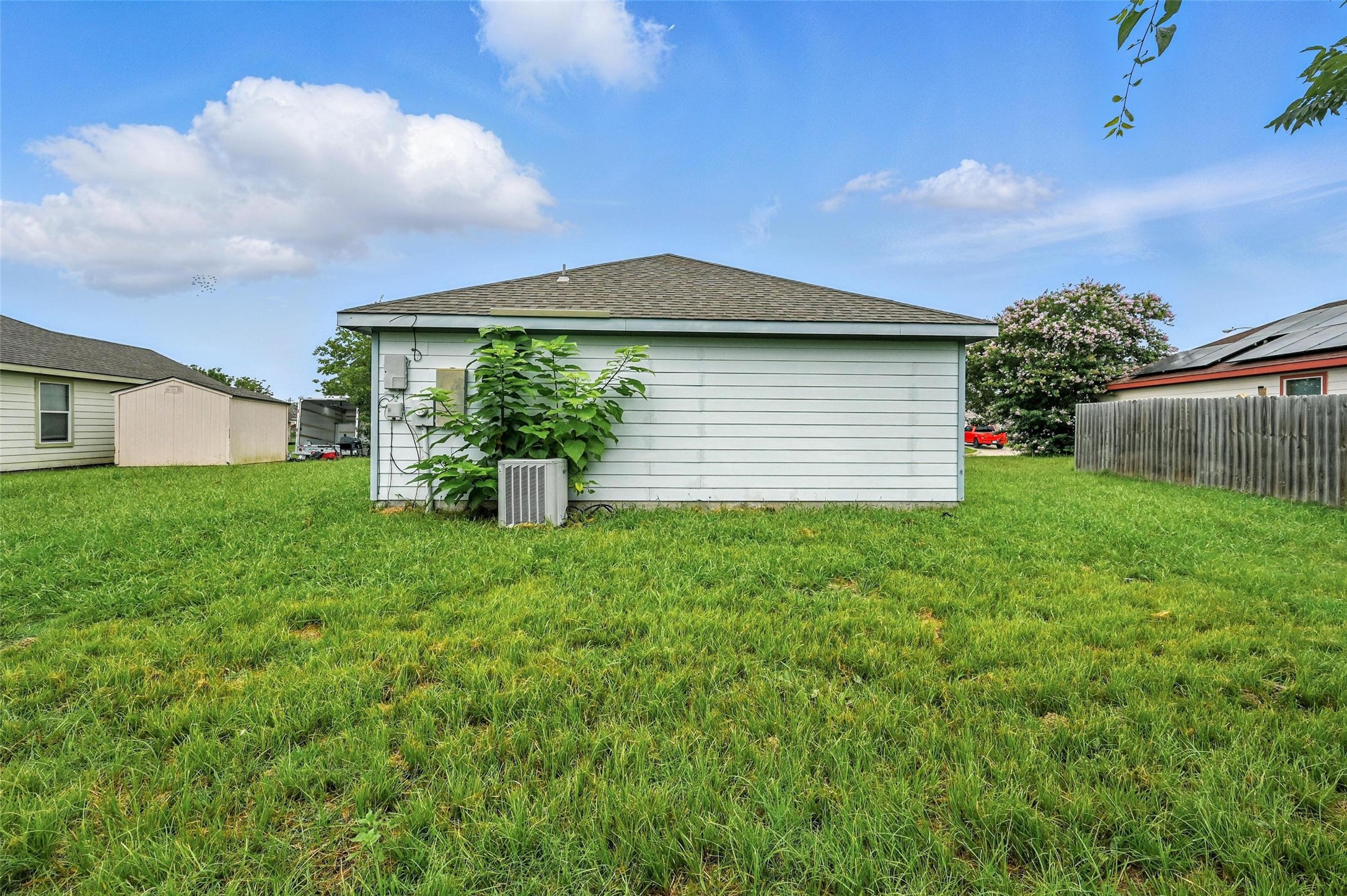 1713 Manor Garden Greenville TX 75401