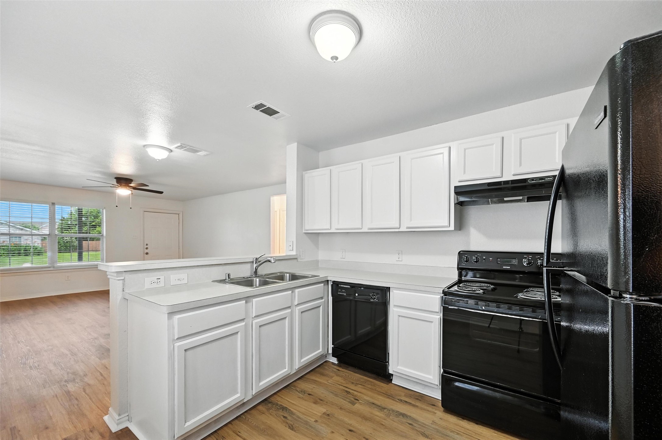 1713 Manor Garden Greenville TX 75401
