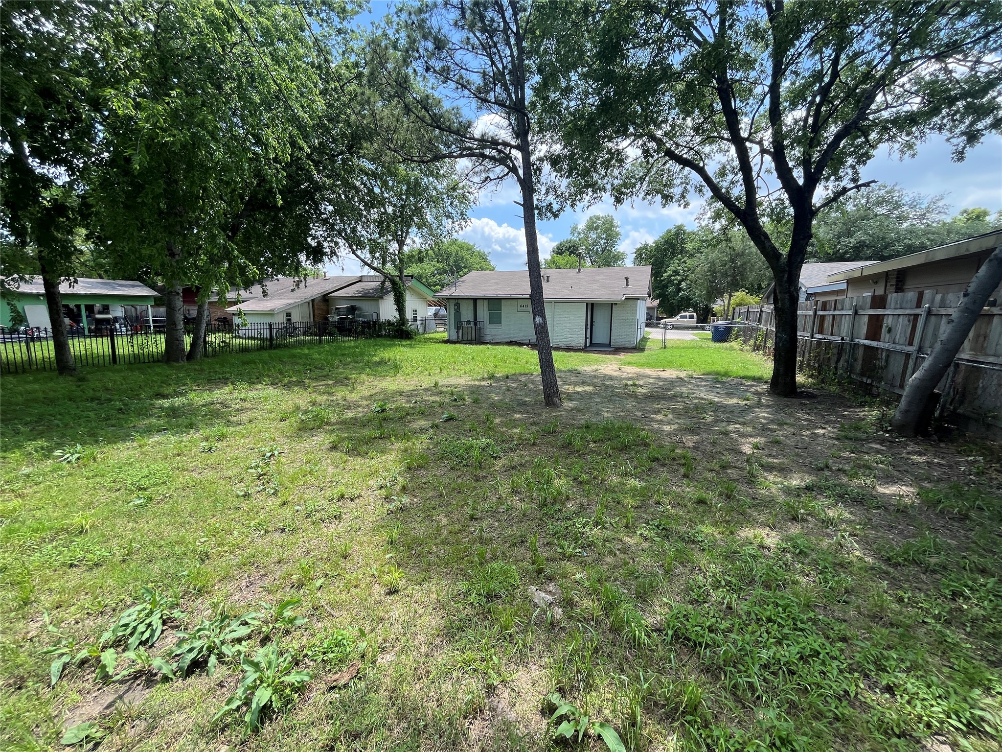 6415 Godfrey Avenue Dallas TX 75217