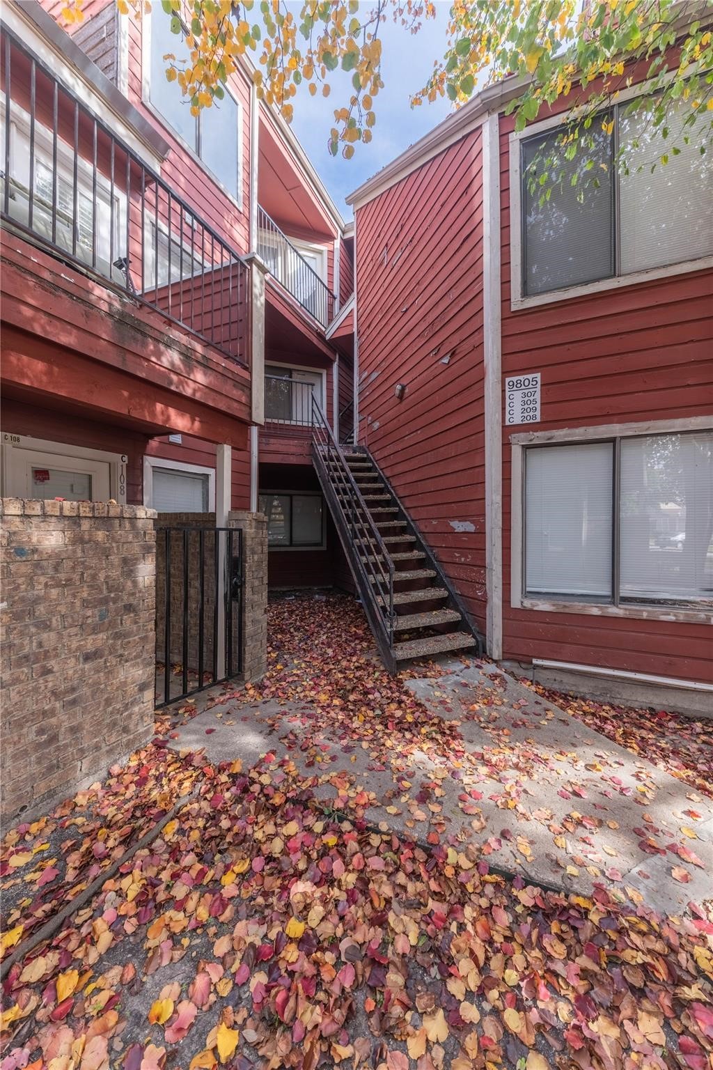 9805 Walnut Street Dallas TX 75243
