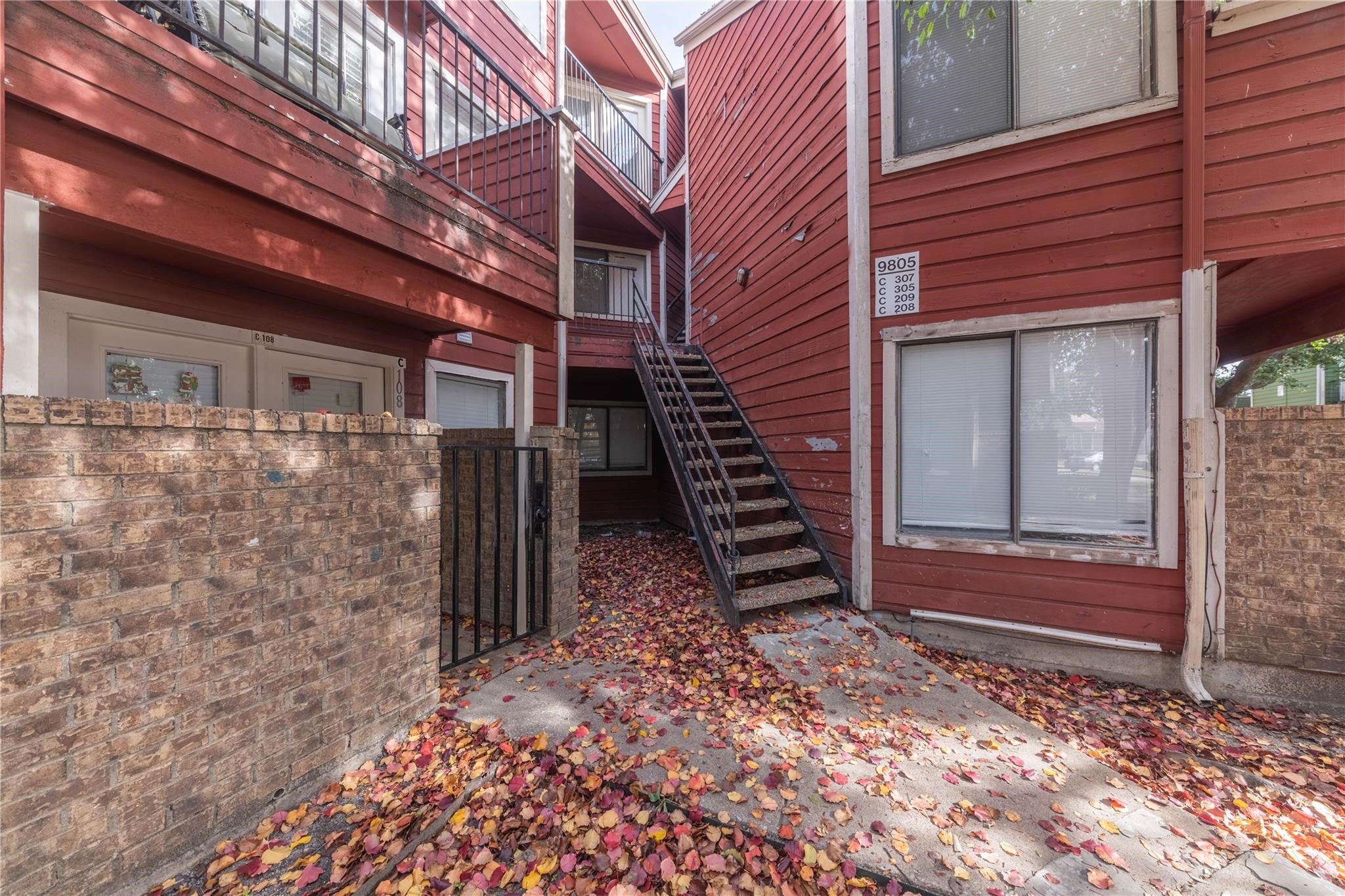 9805 Walnut Street Dallas TX 75243
