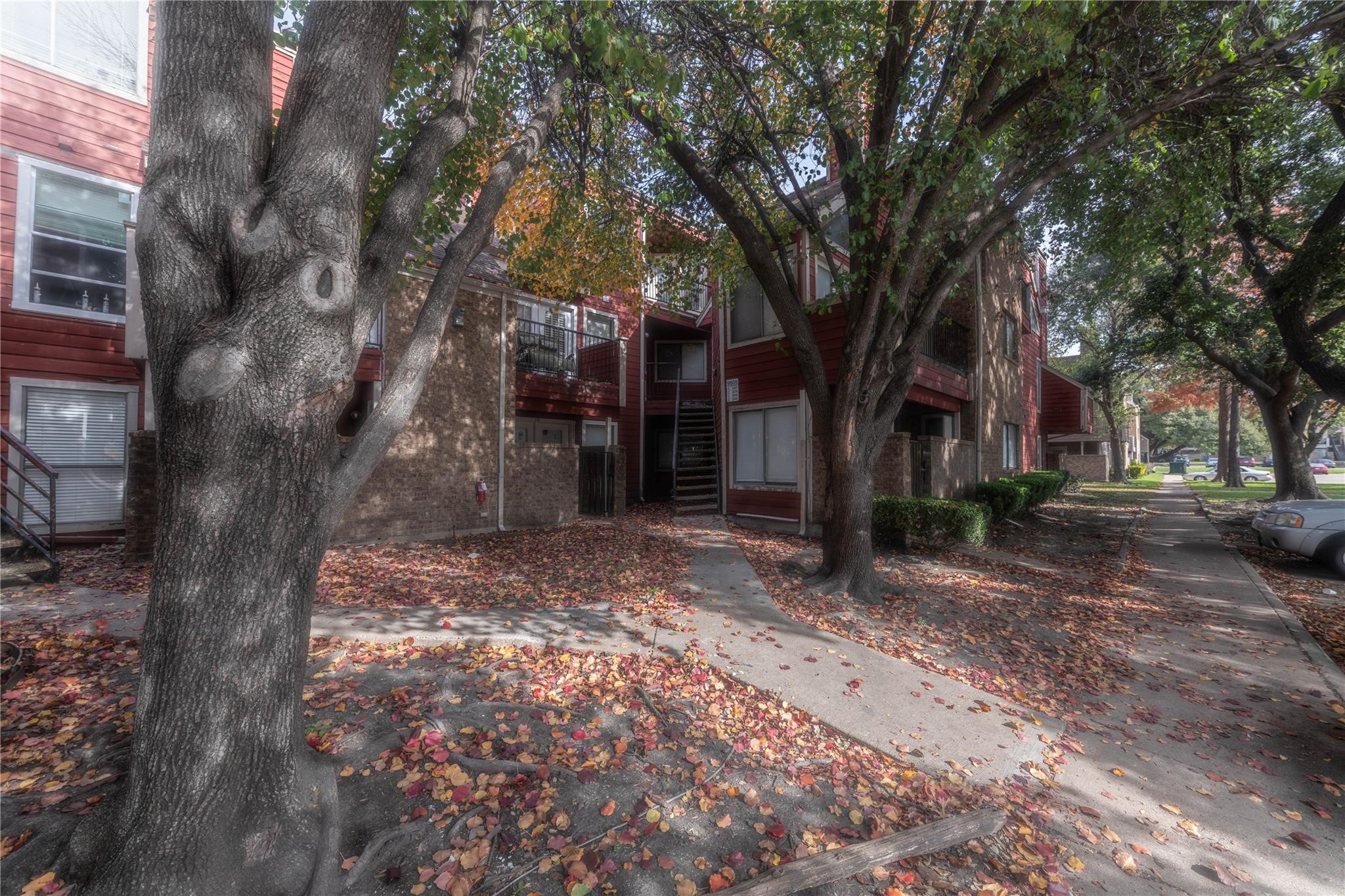 9805 Walnut Street Dallas TX 75243