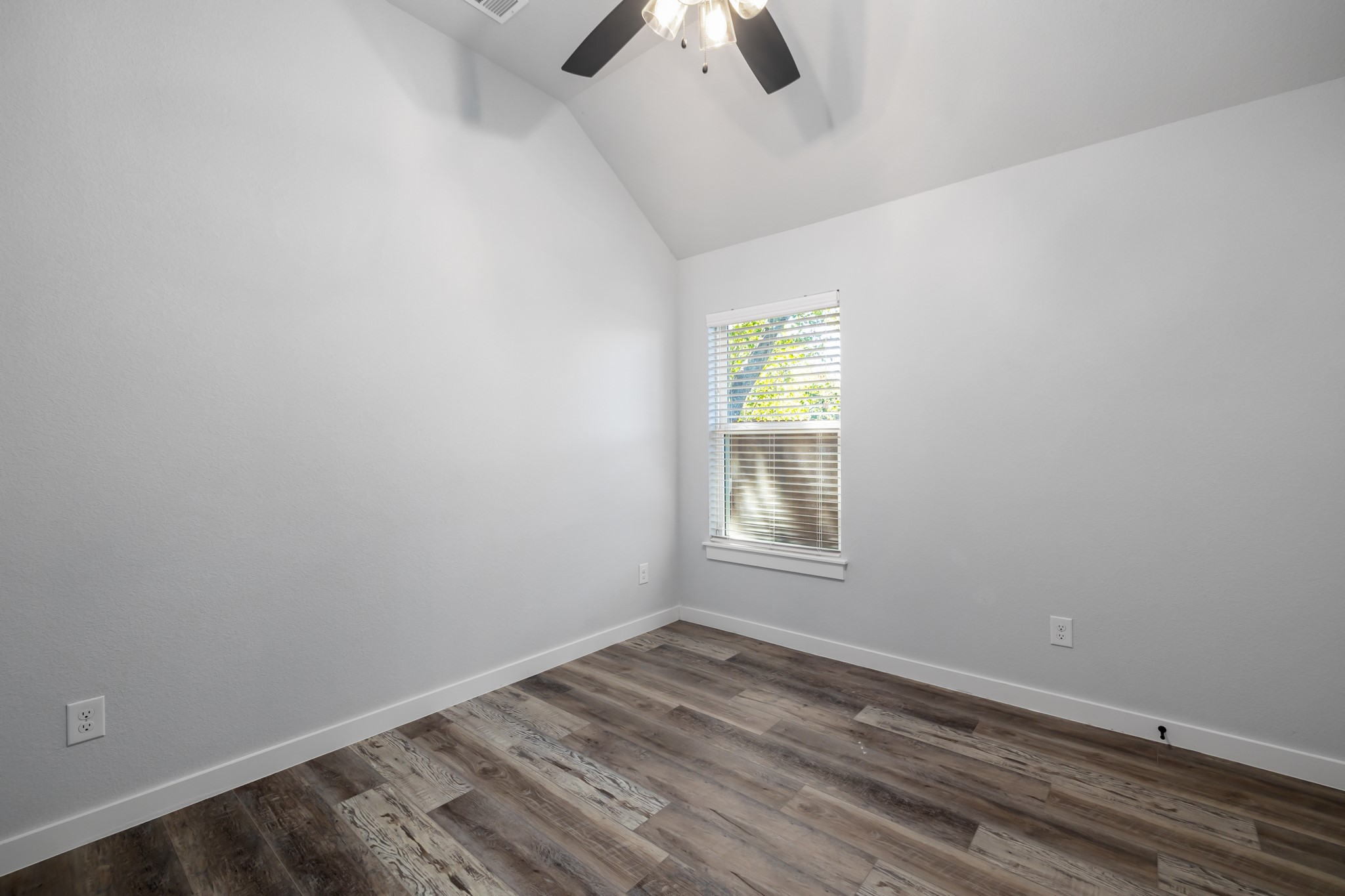 400 Leuty Street Justin TX 76247